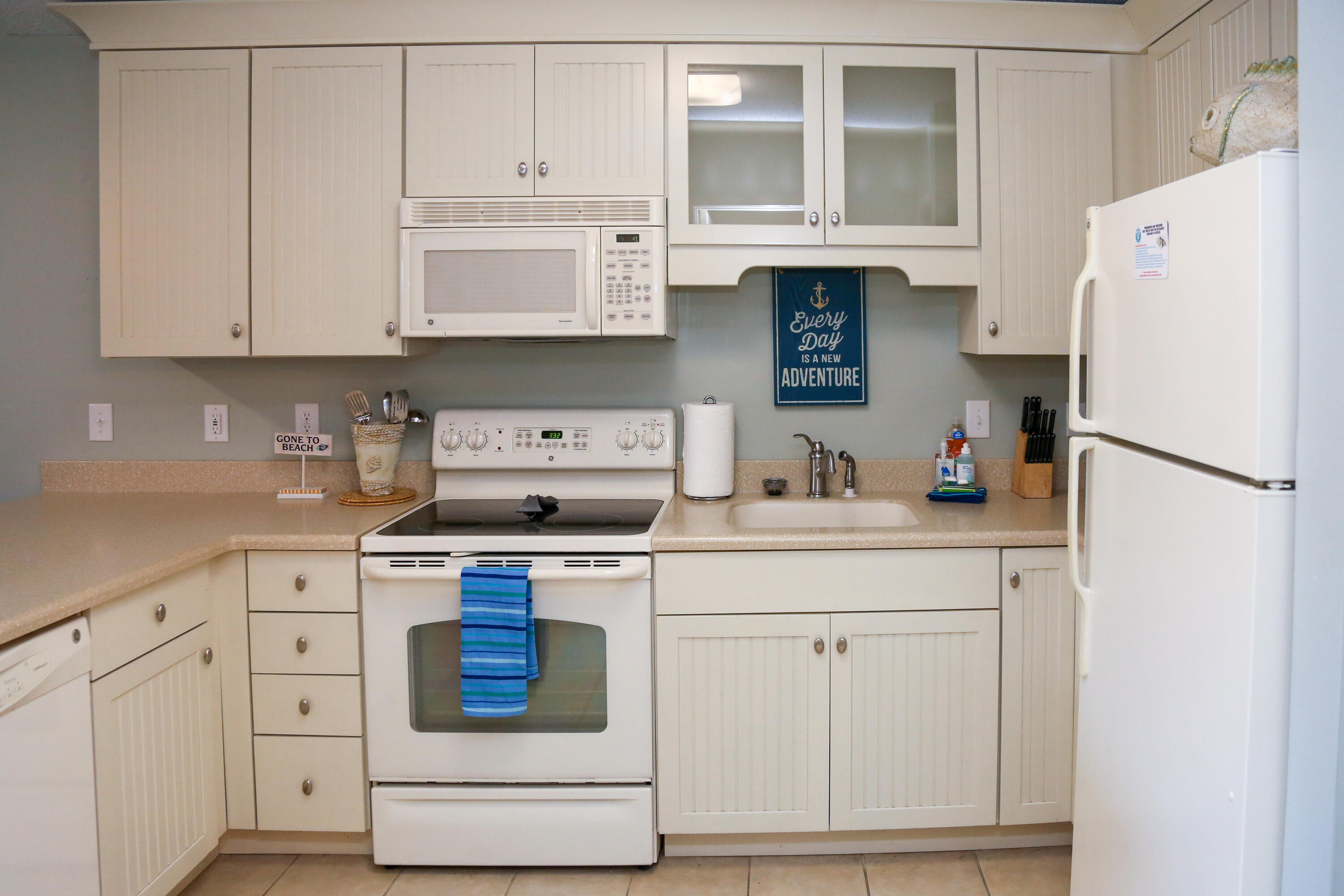 BEACHWOOD VILLAS CONDO - Residential