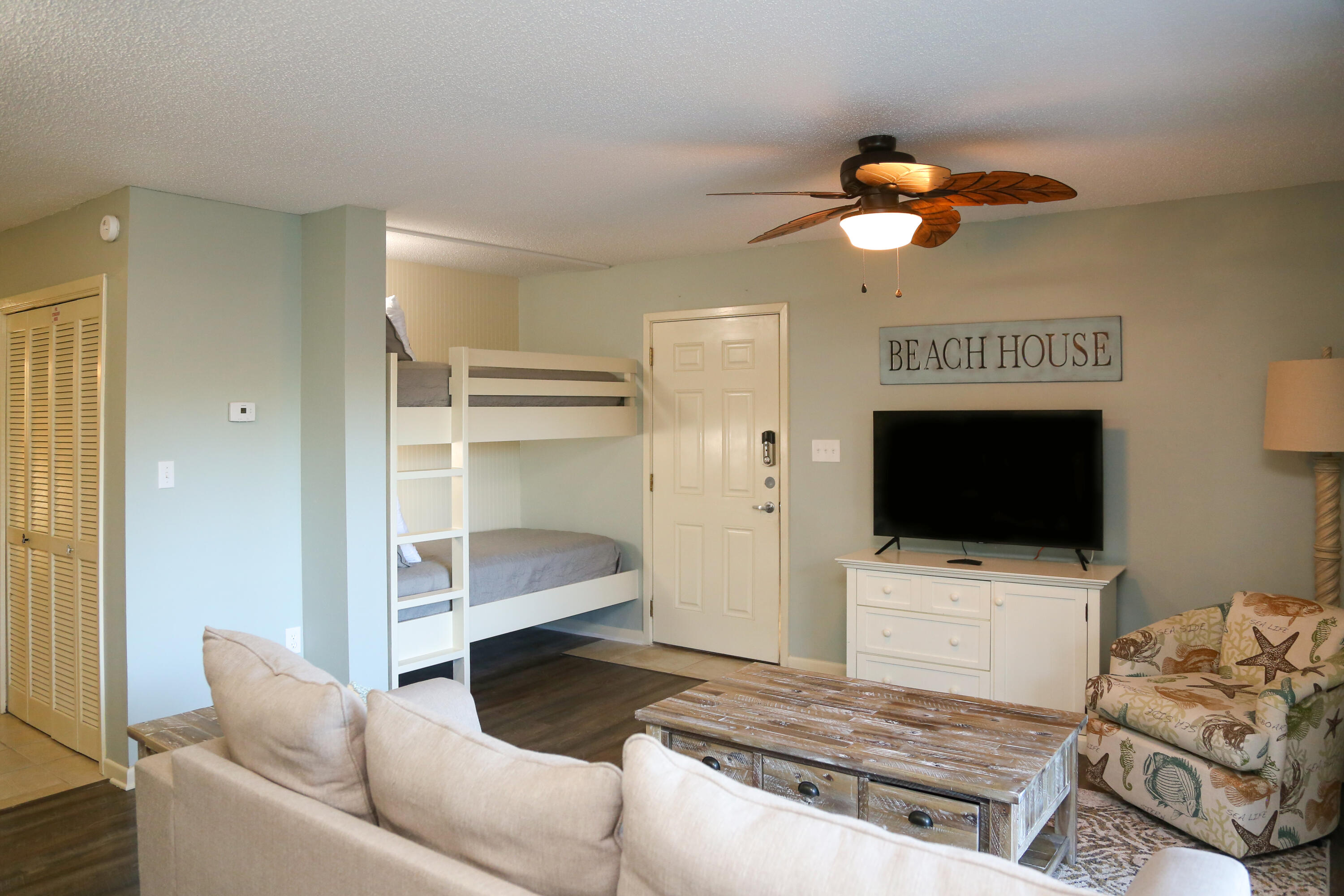 BEACHWOOD VILLAS CONDO - Residential