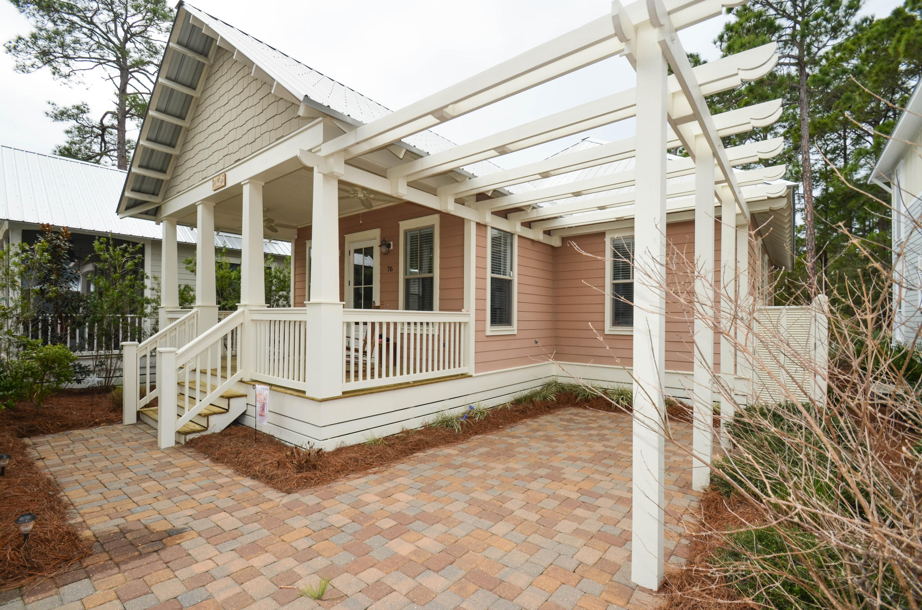 COTTAGES AT EASTERN LAKE - Residential