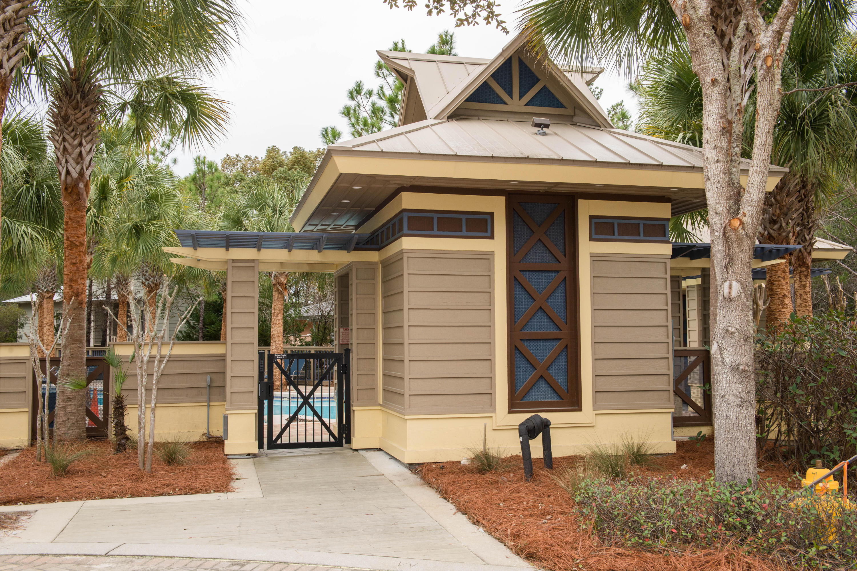 COTTAGES AT EASTERN LAKE - Residential