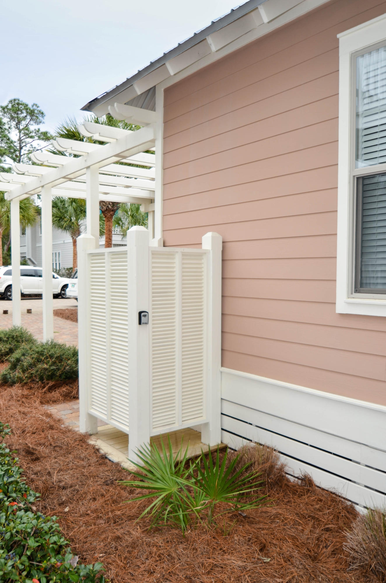 COTTAGES AT EASTERN LAKE - Residential