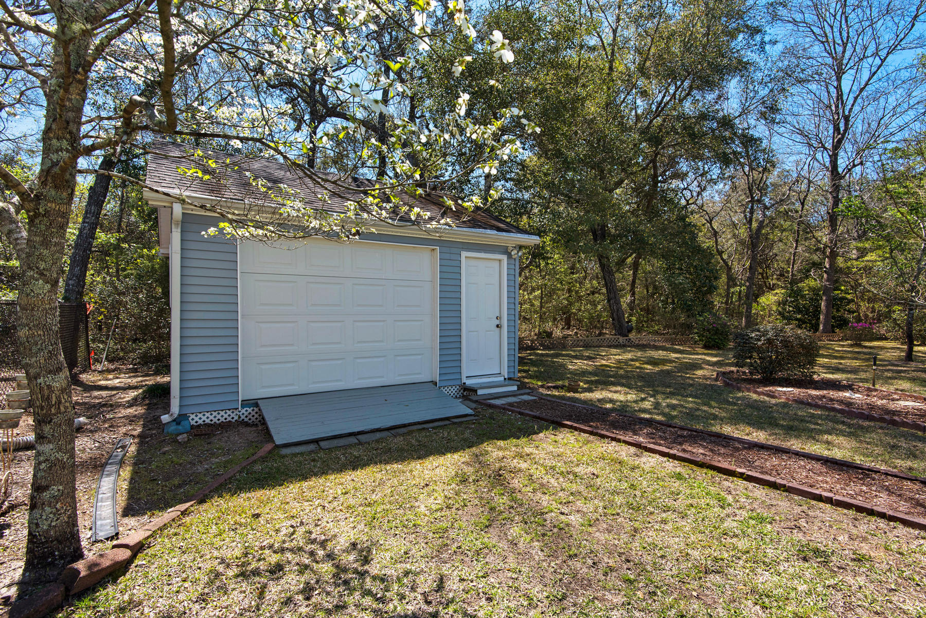 LAKE SHARON ESTATES - Residential