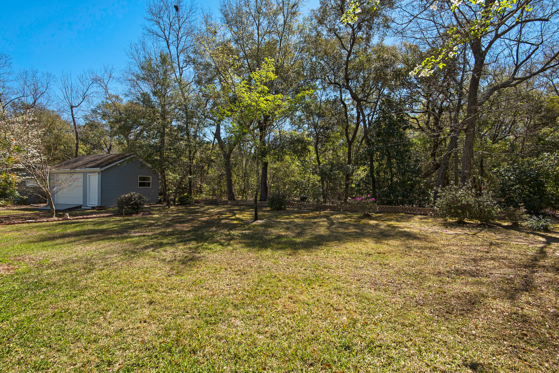 LAKE SHARON ESTATES - Residential