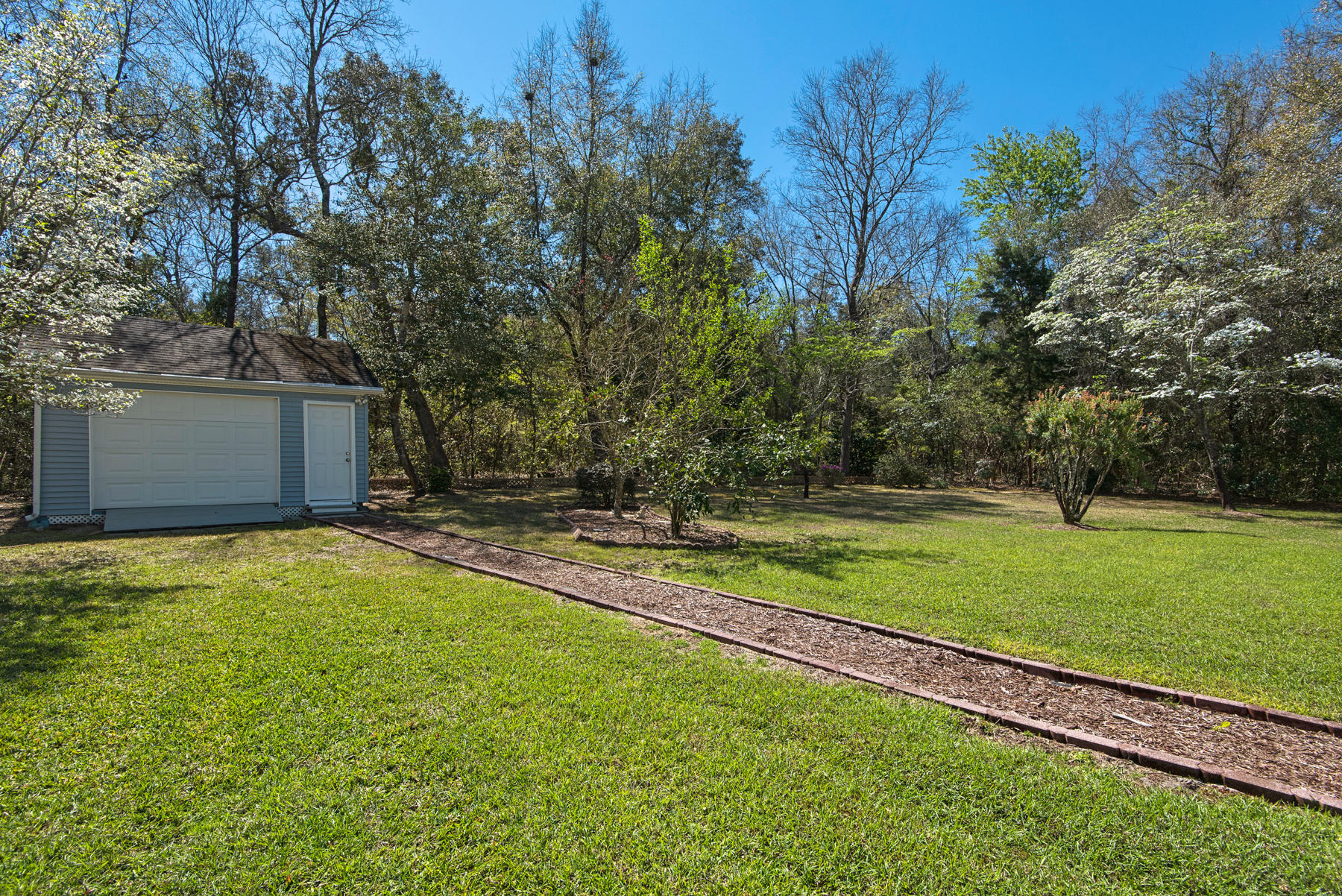 LAKE SHARON ESTATES - Residential