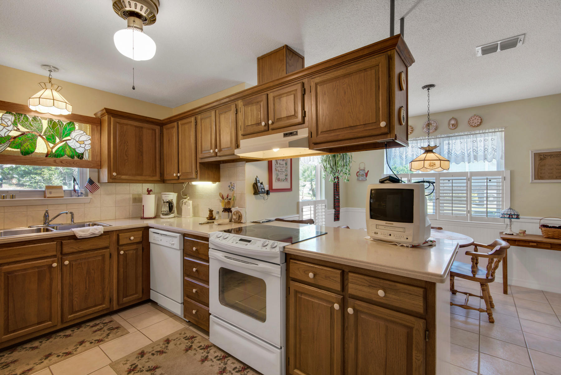 LAKE SHARON ESTATES - Residential