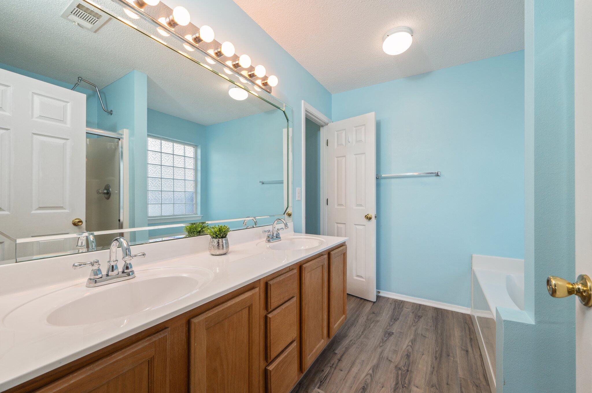 RIVERCHASE S/D PH 1 - Residential