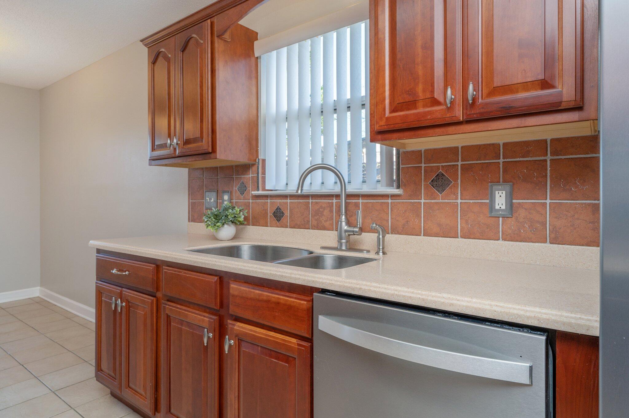 RIVERCHASE S/D PH 1 - Residential