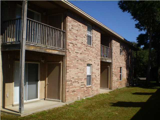 CREEKSIDE - Residential Lease