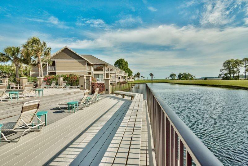 HARBOUR POINT CONDO - Residential