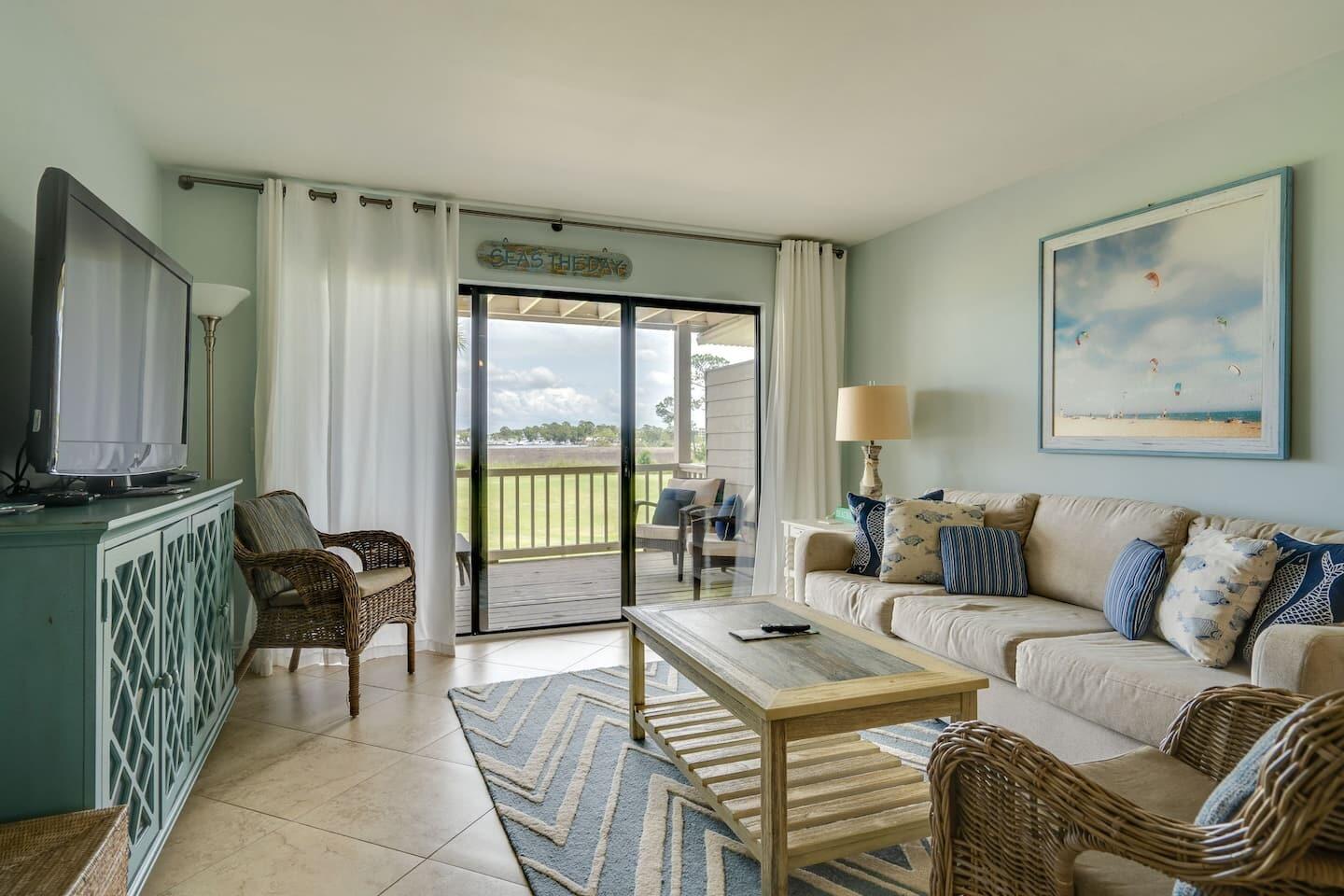 HARBOUR POINT CONDO - Residential