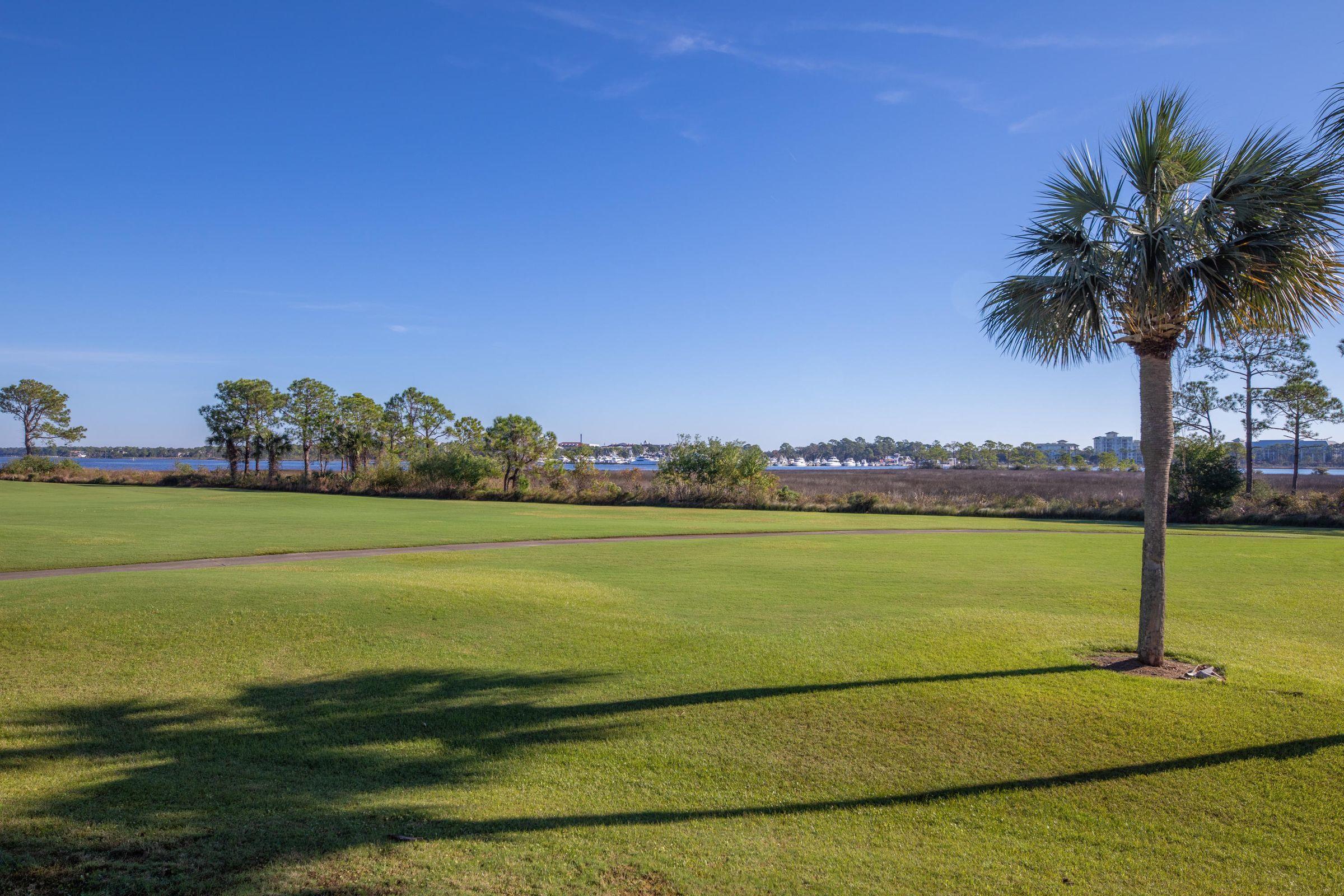 HARBOUR POINT CONDO - Residential