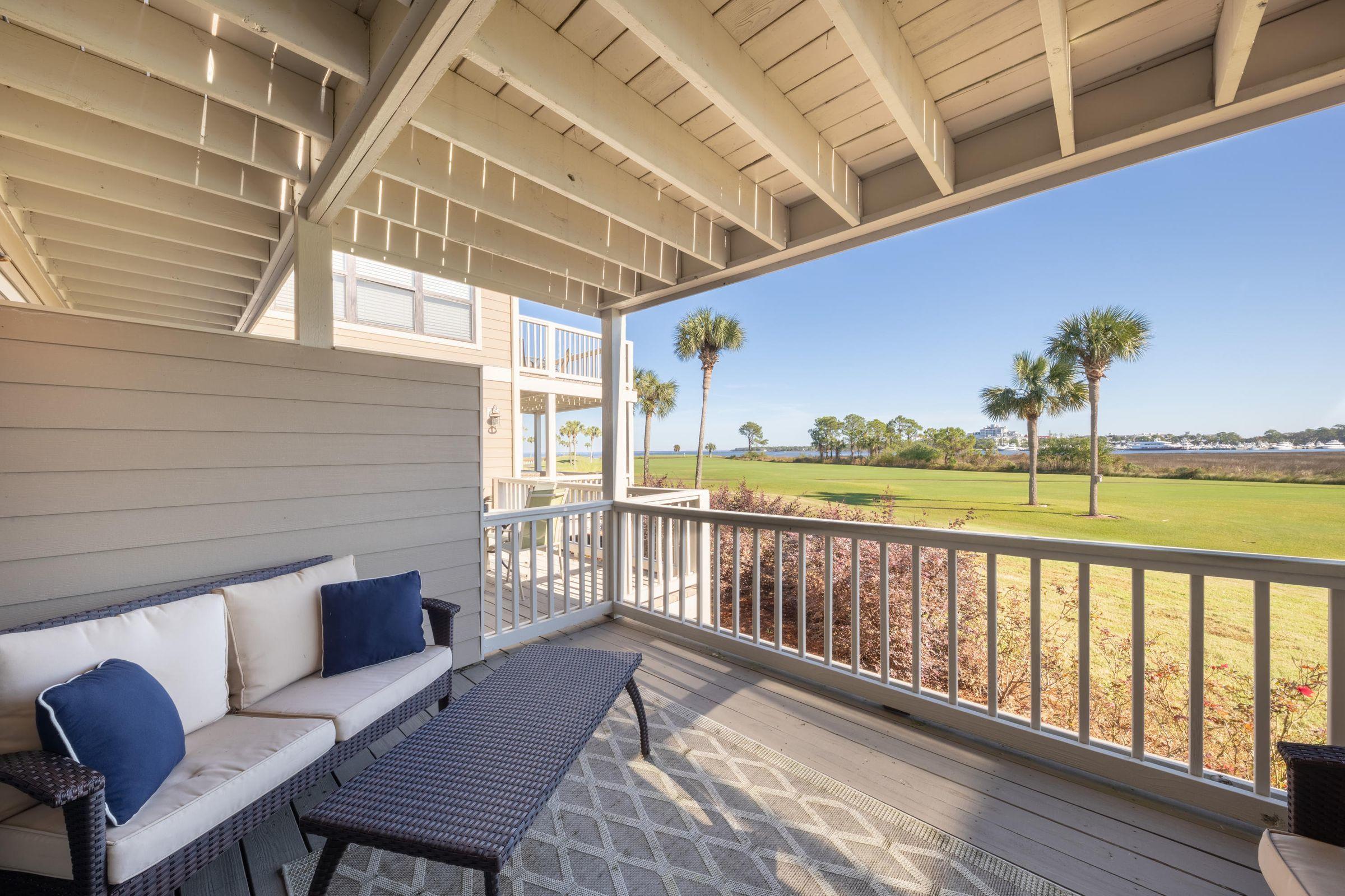 HARBOUR POINT CONDO - Residential