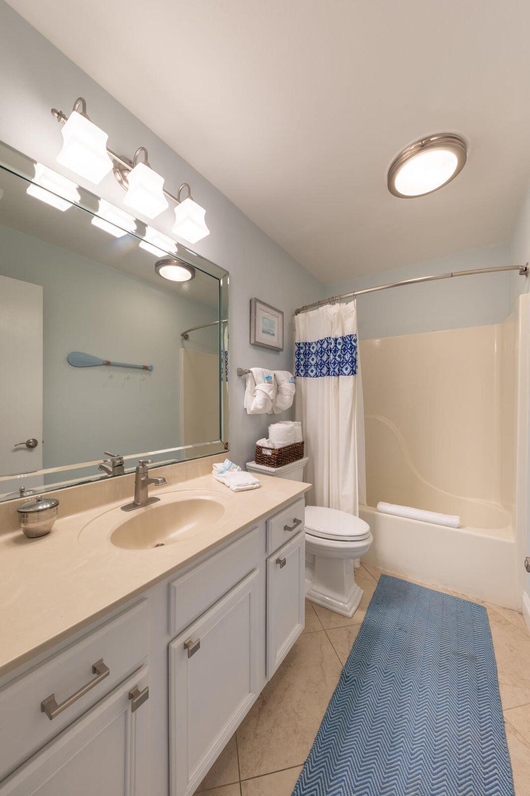 HARBOUR POINT CONDO - Residential