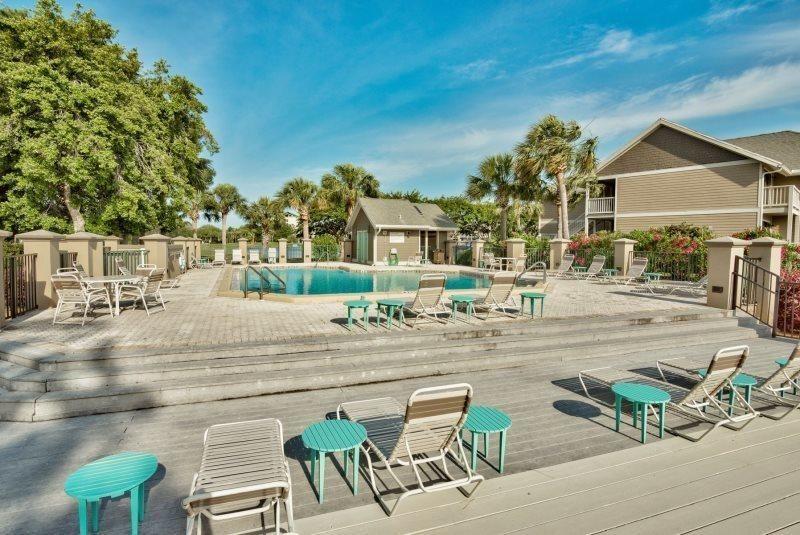 HARBOUR POINT CONDO - Residential