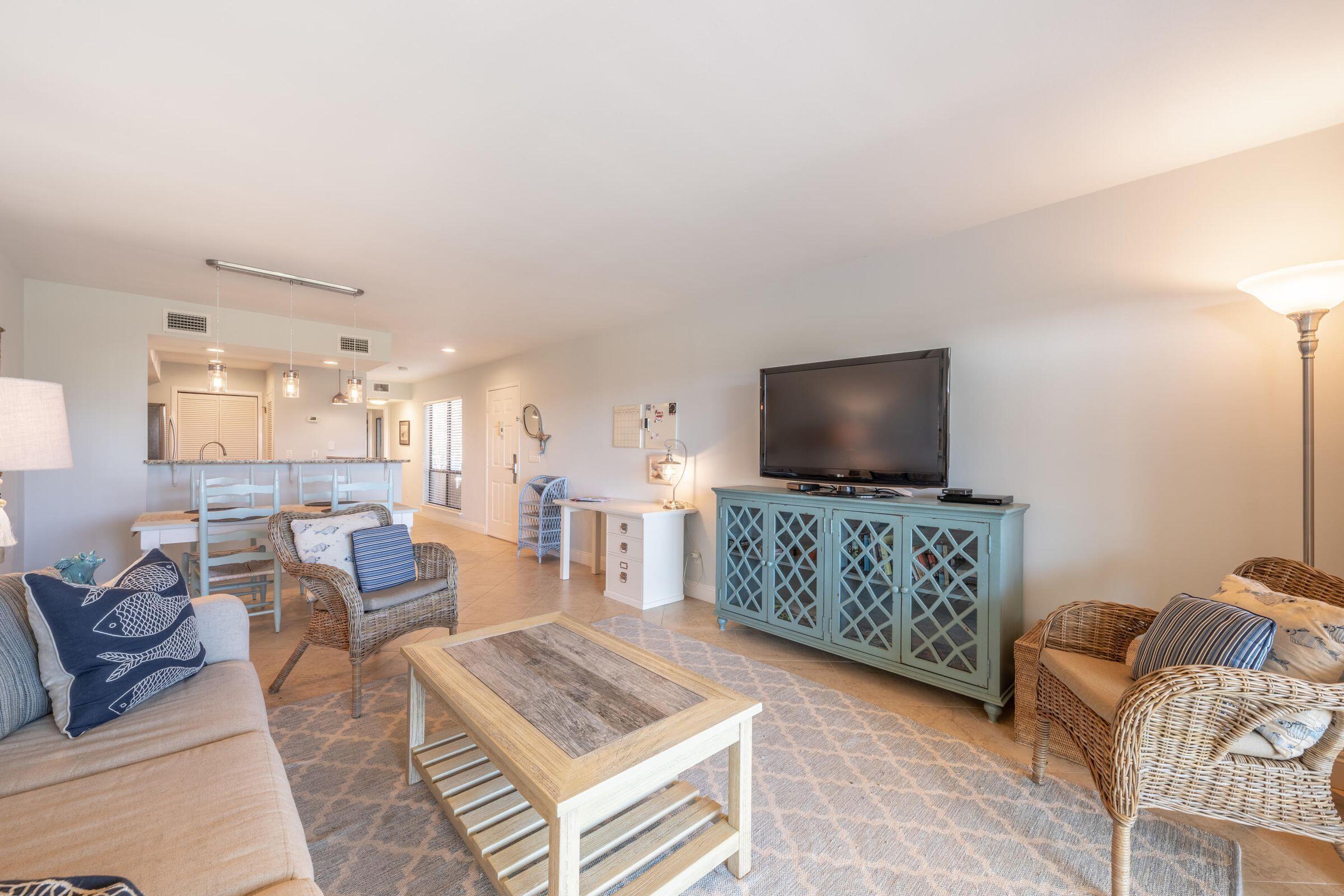 HARBOUR POINT CONDO - Residential