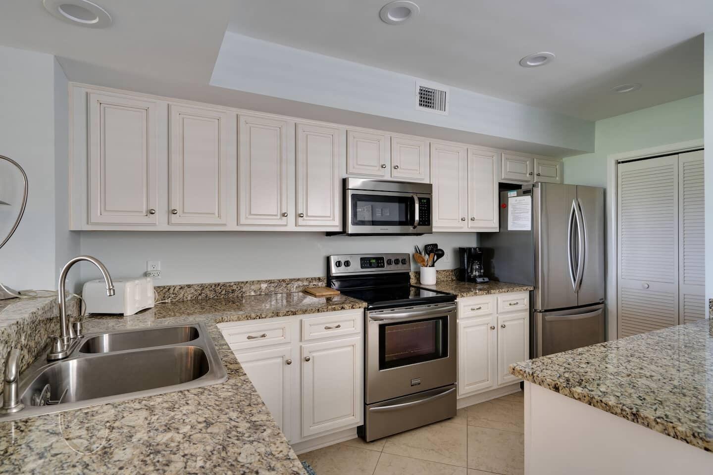 HARBOUR POINT CONDO - Residential