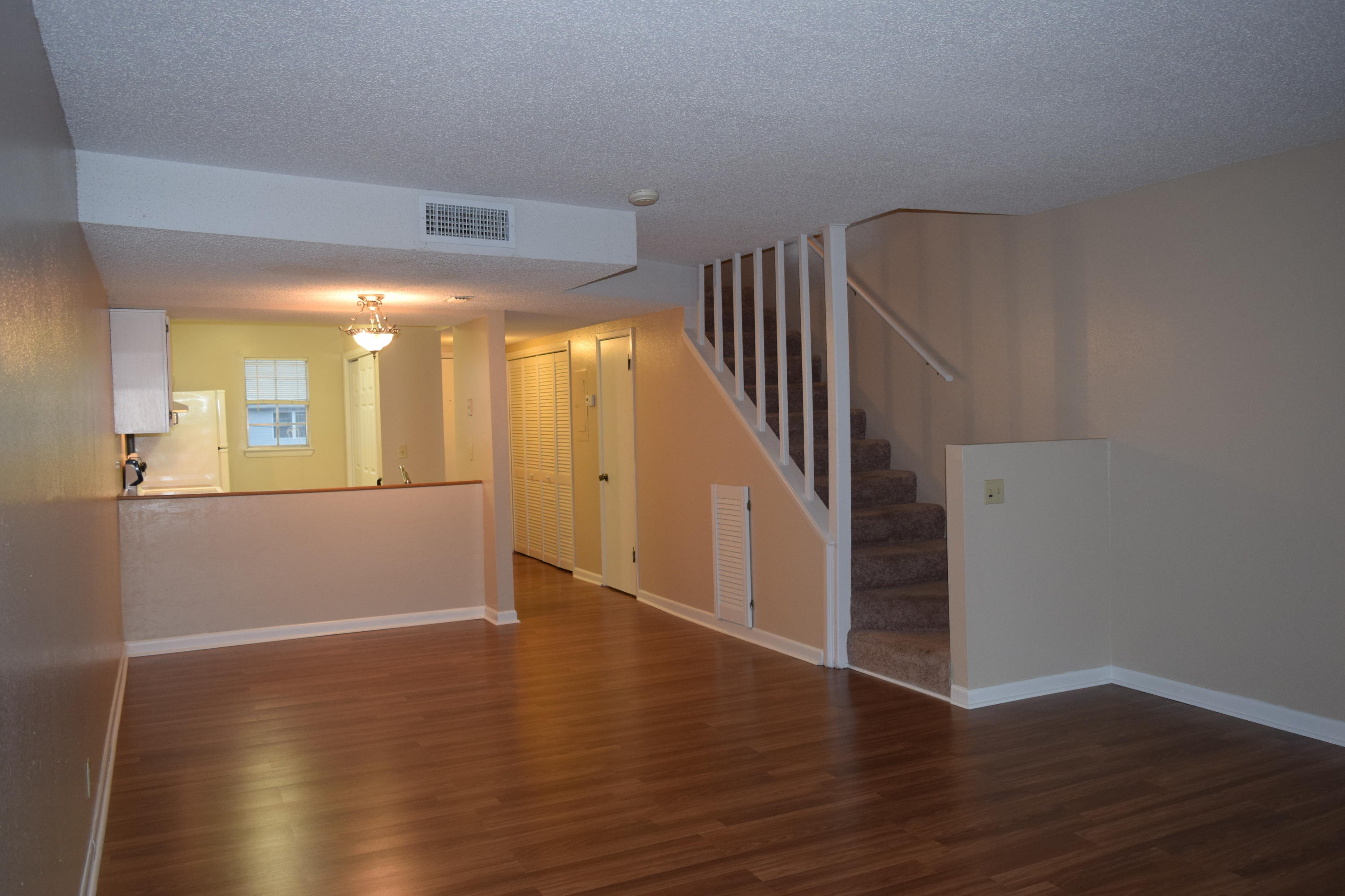 ISLANDWOOD COND - Residential