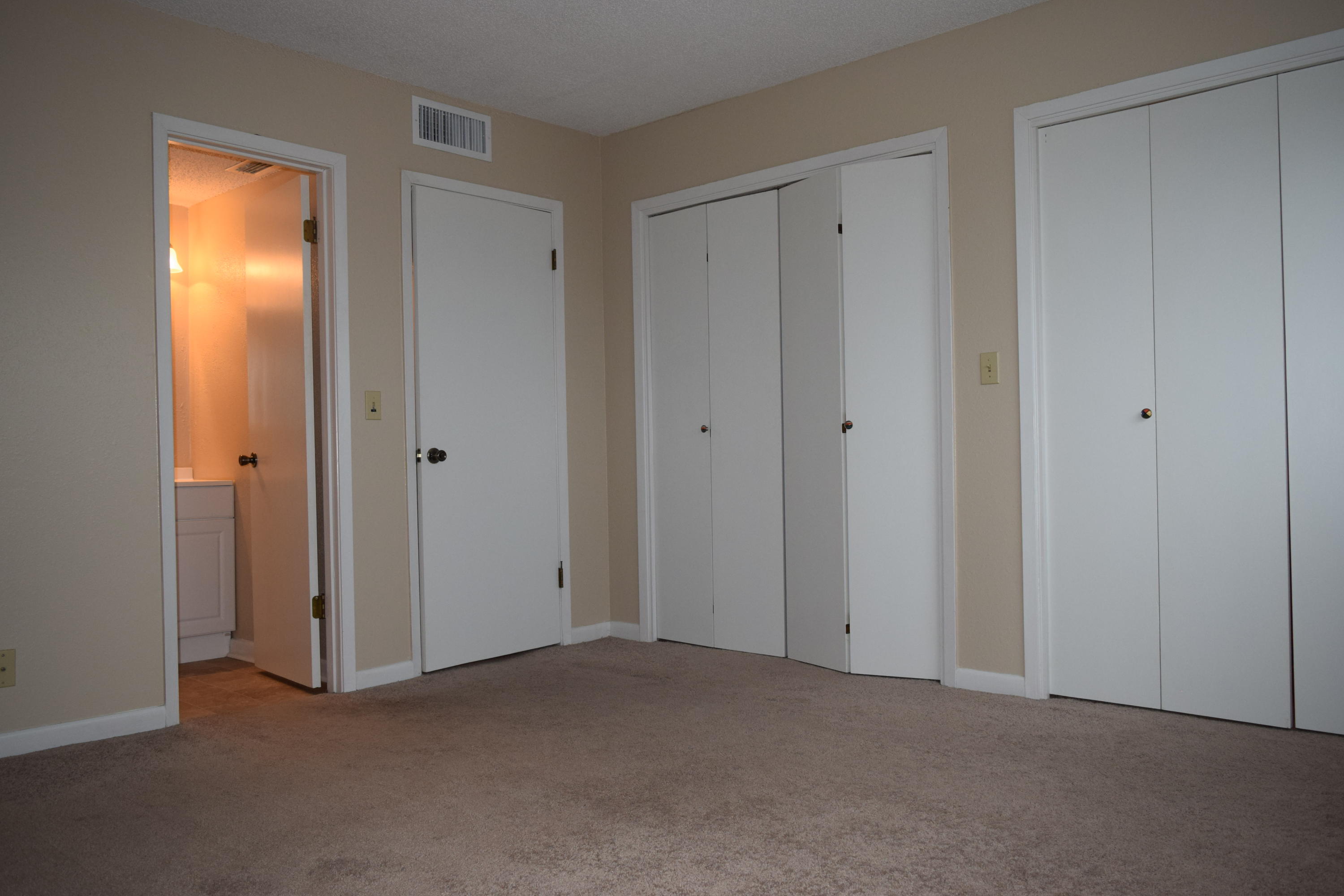 ISLANDWOOD COND - Residential