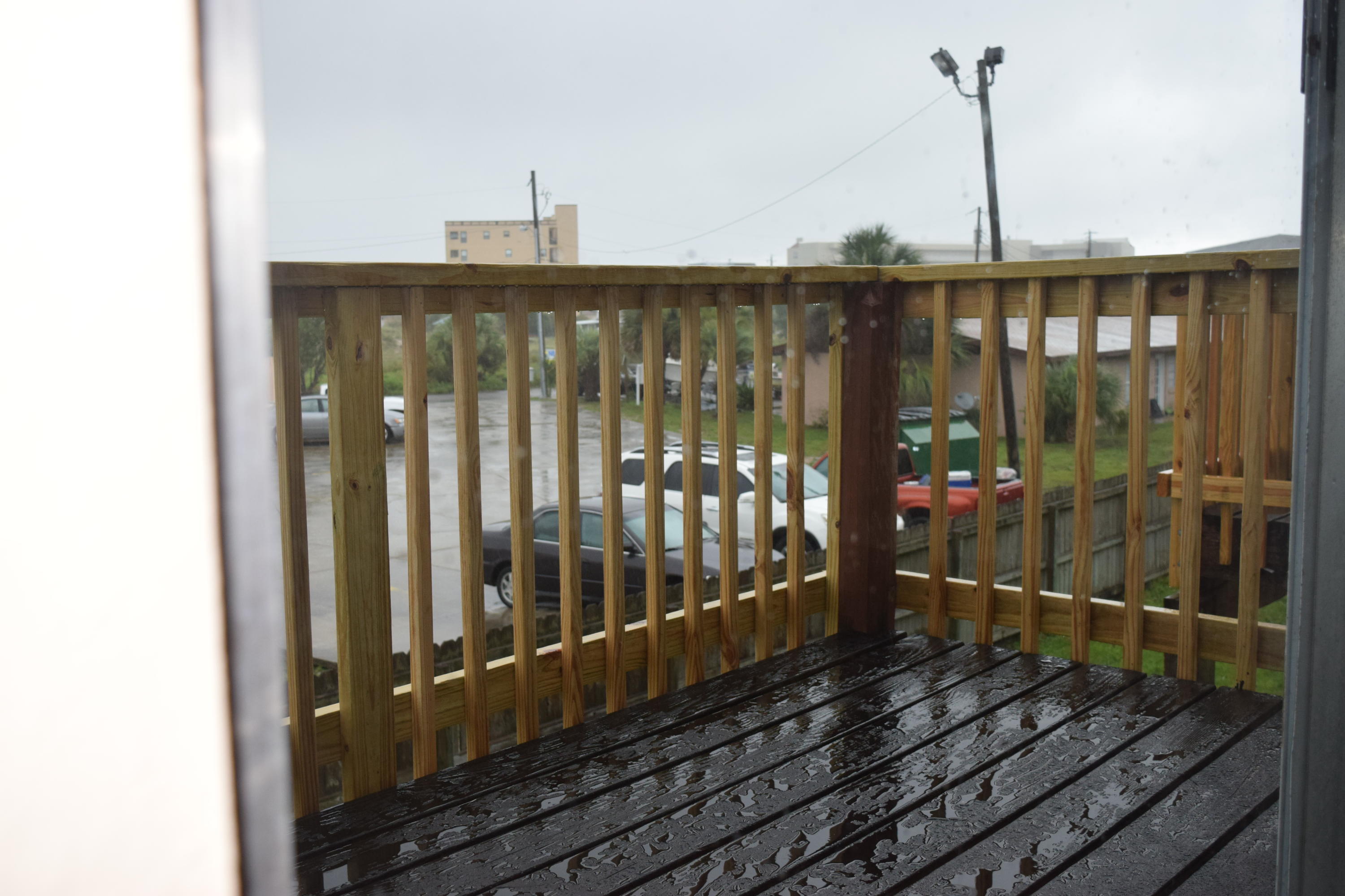 ISLANDWOOD COND - Residential