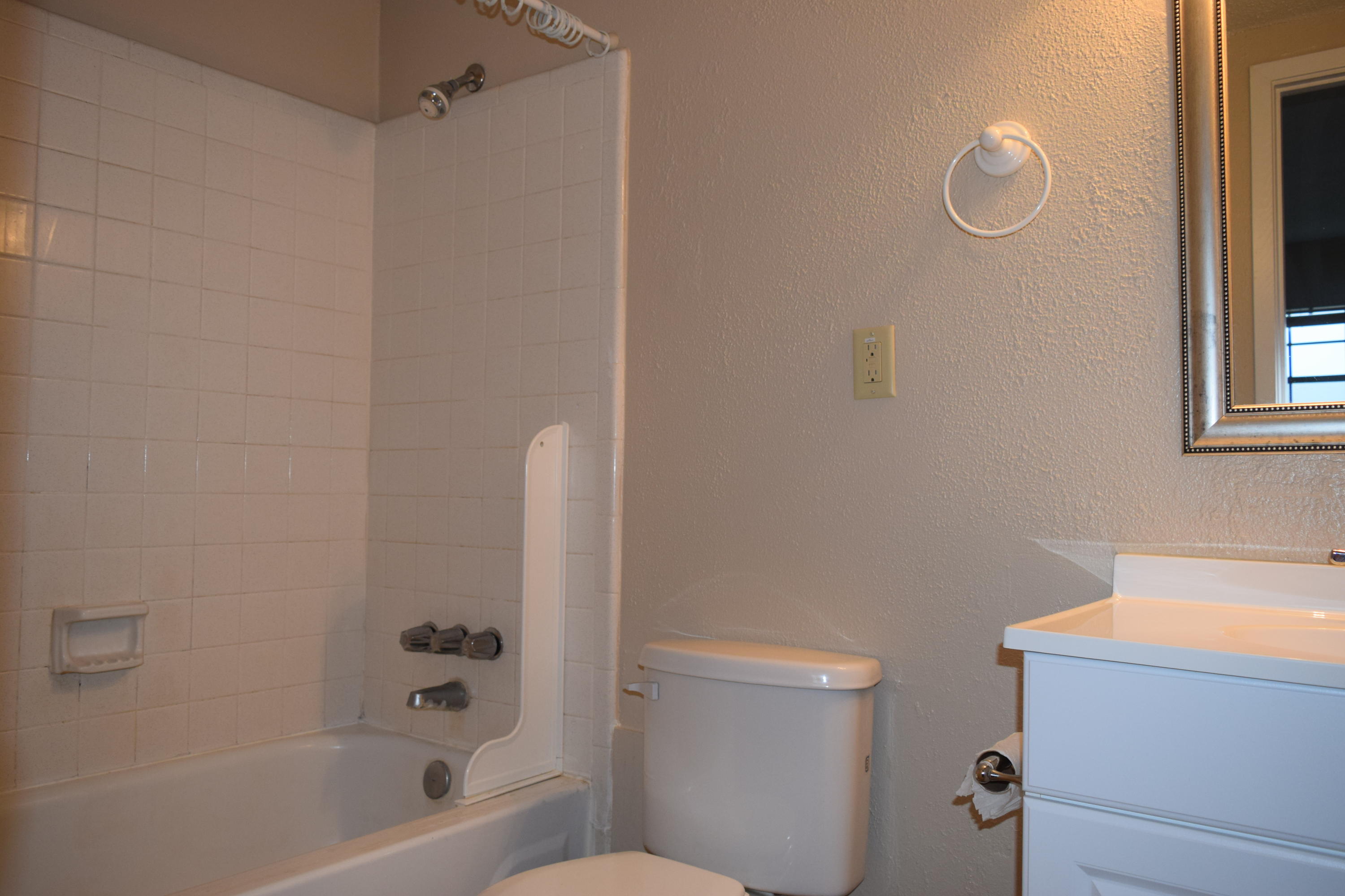 ISLANDWOOD COND - Residential