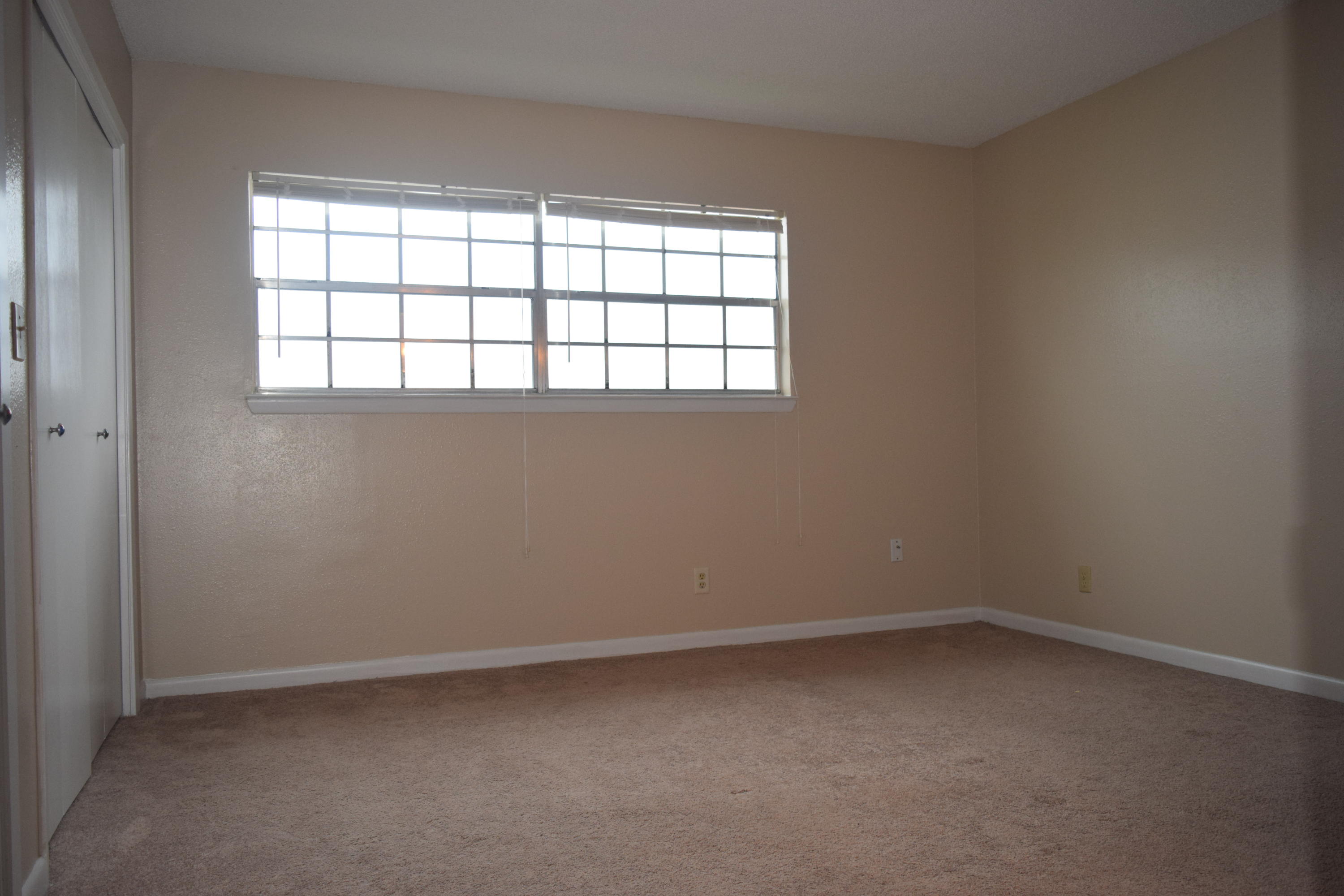 ISLANDWOOD COND - Residential