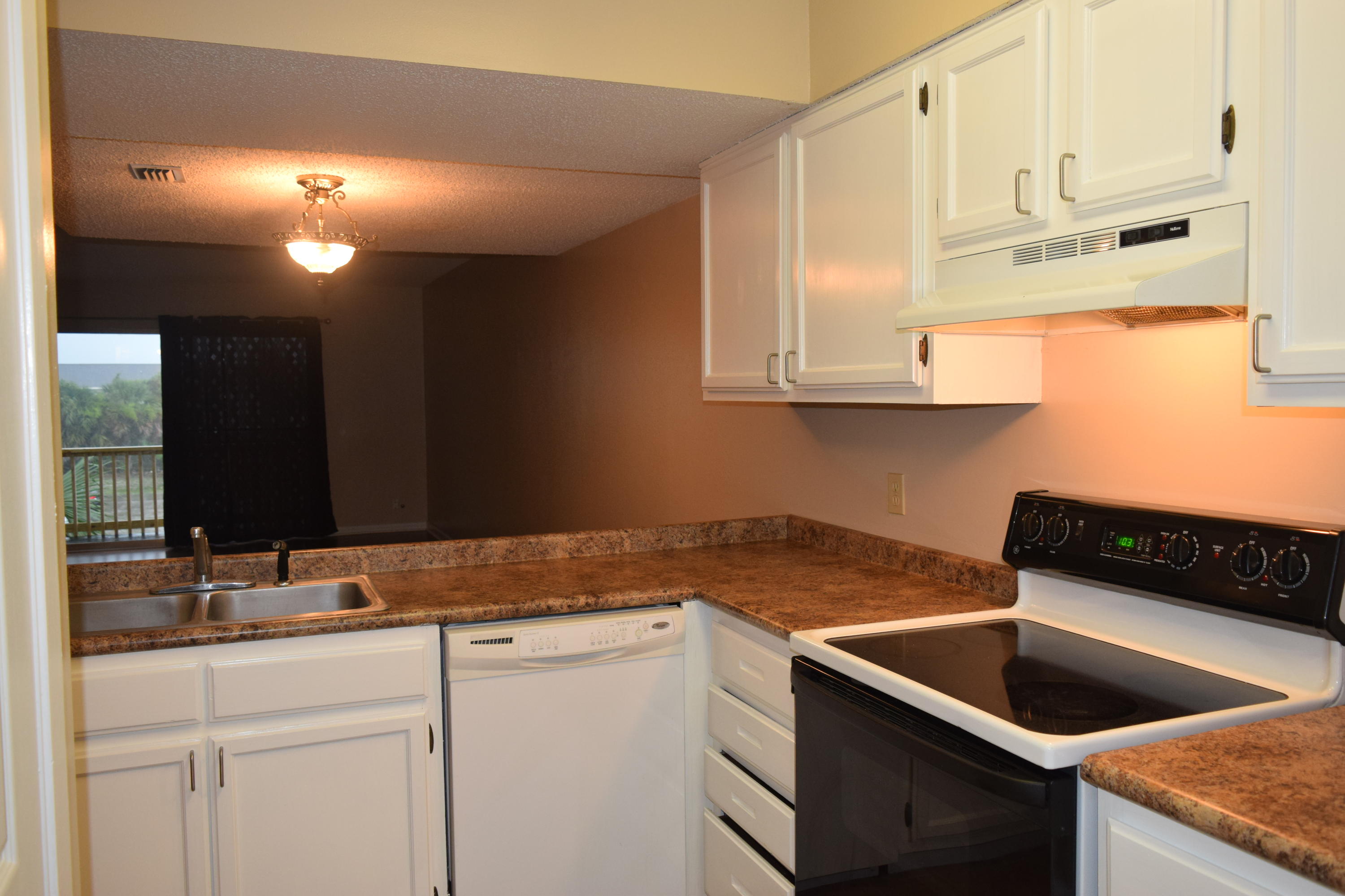 ISLANDWOOD COND - Residential