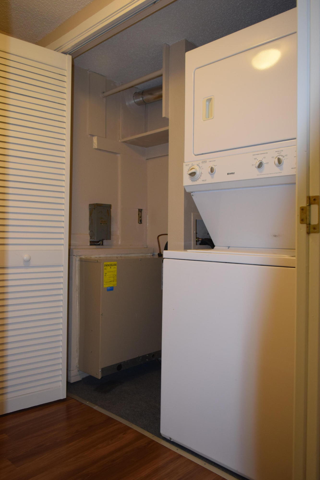 ISLANDWOOD COND - Residential