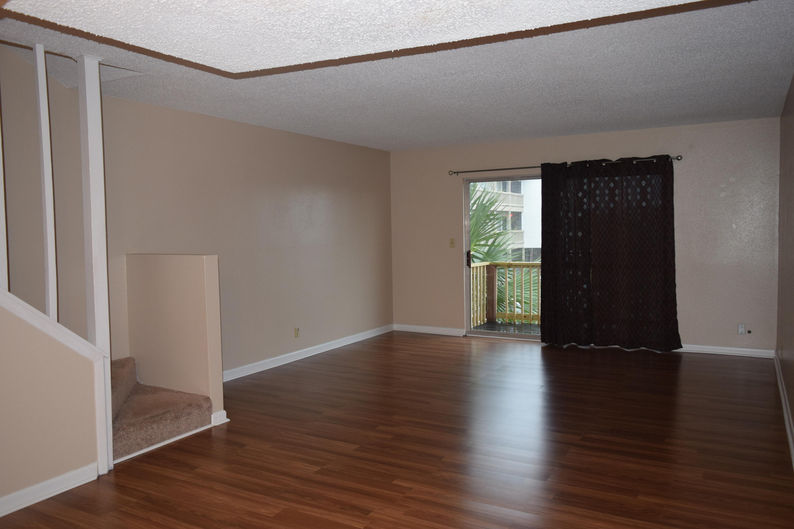 ISLANDWOOD COND - Residential