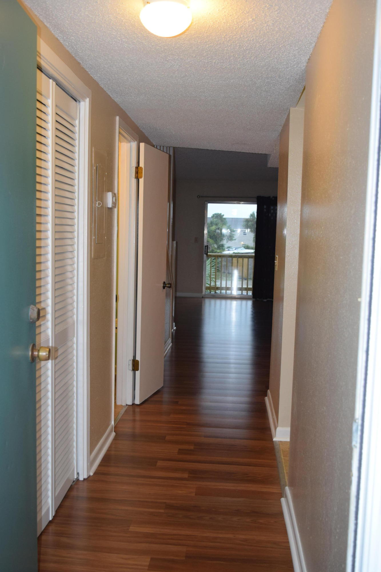 ISLANDWOOD COND - Residential