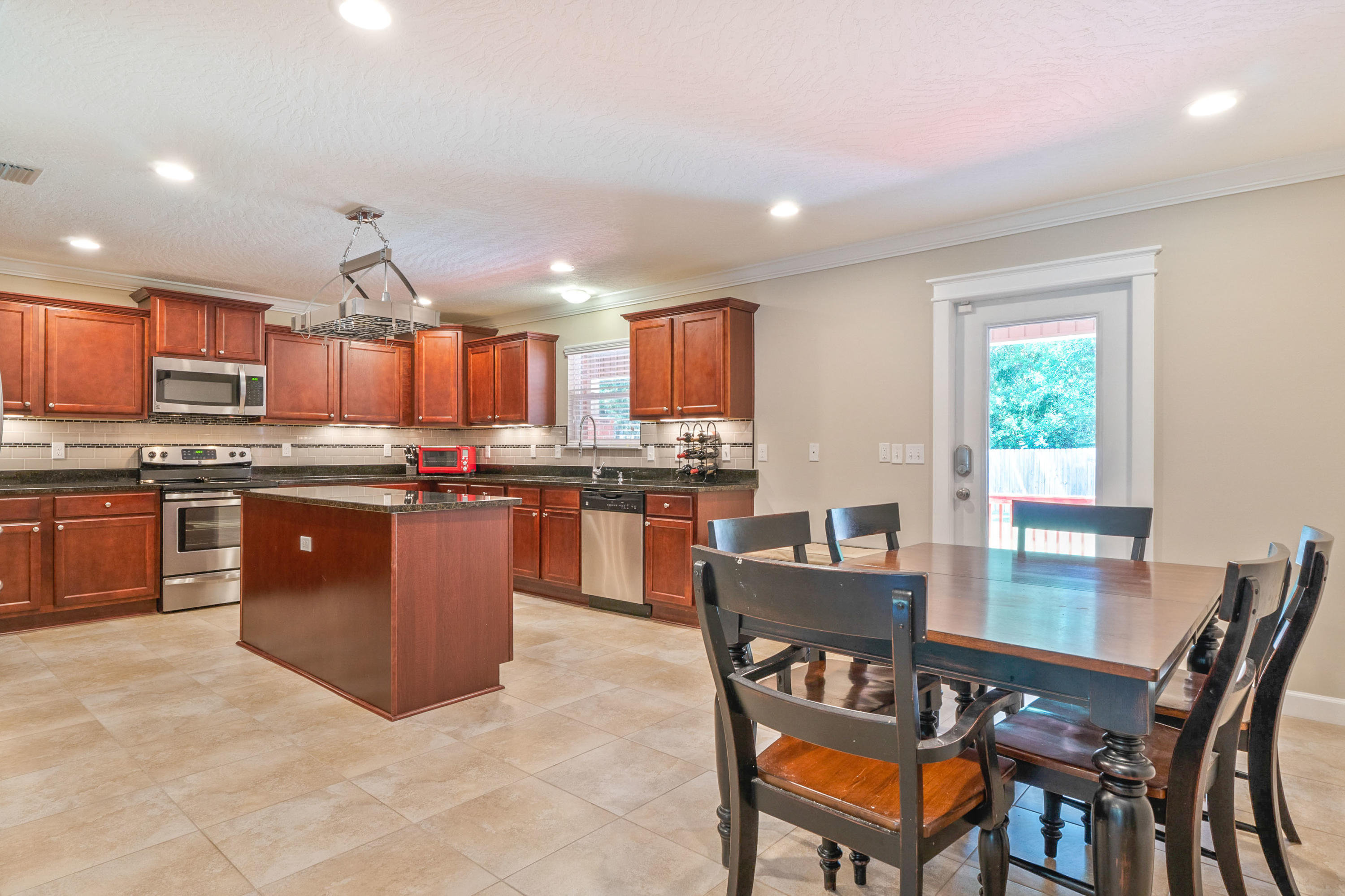 GARNIERS BEACH 6TH - Residential