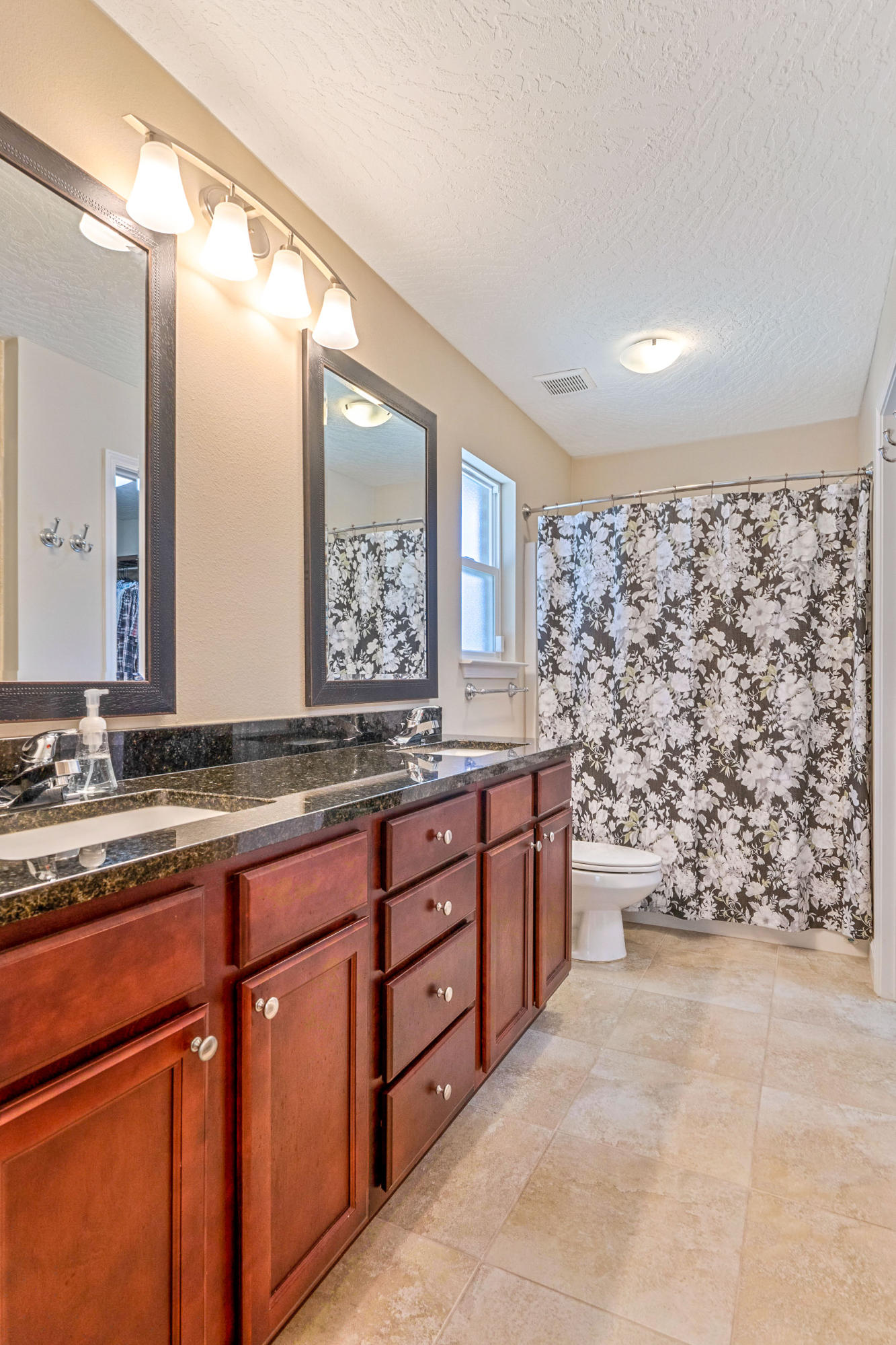 GARNIERS BEACH 6TH - Residential