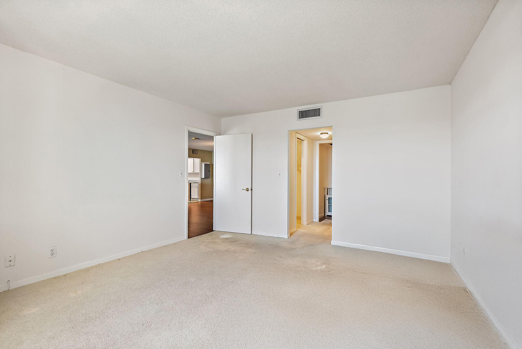 THREE PALMS POINTE CONDO - Residential