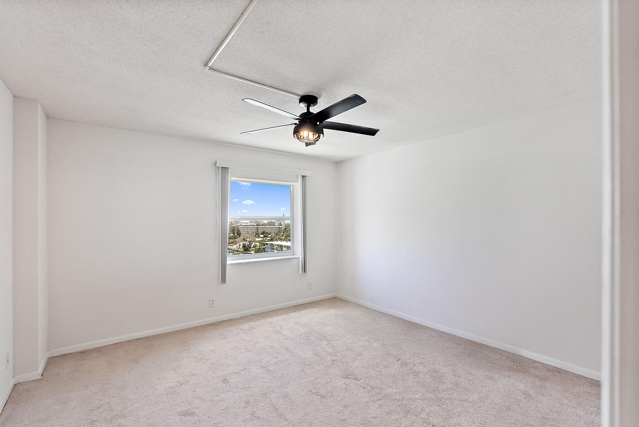 THREE PALMS POINTE CONDO - Residential