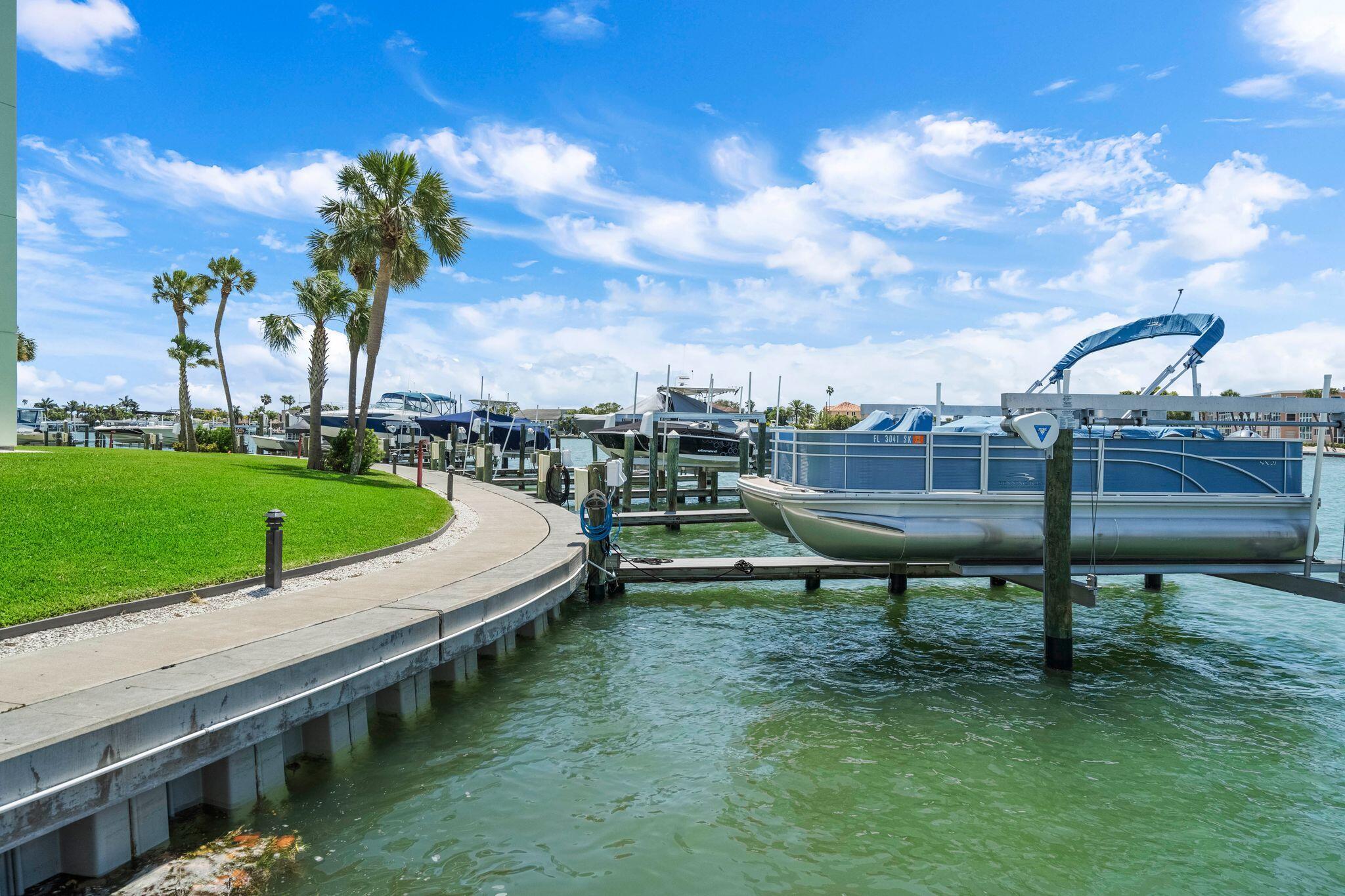 THREE PALMS POINTE CONDO - Residential