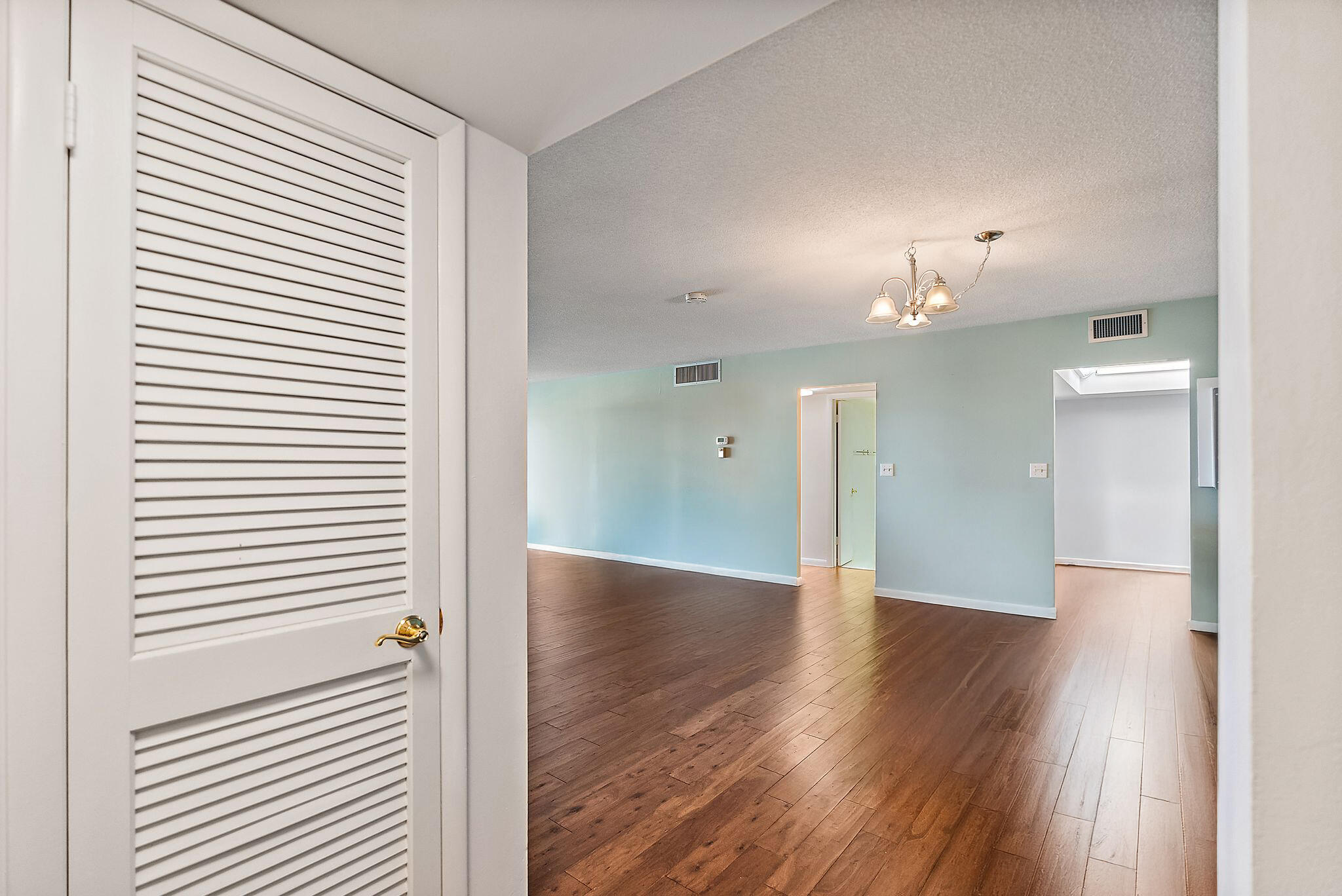 THREE PALMS POINTE CONDO - Residential