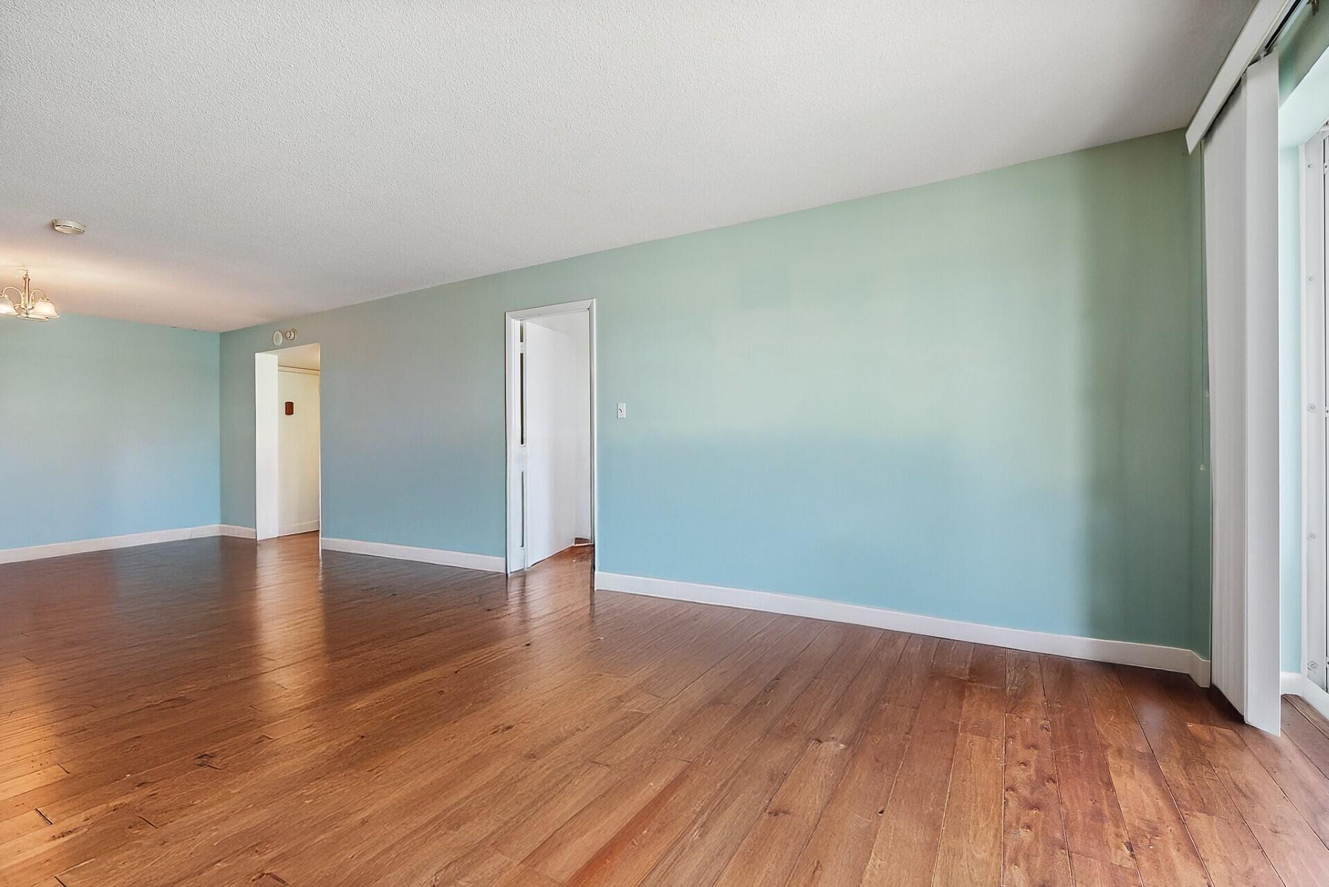 THREE PALMS POINTE CONDO - Residential
