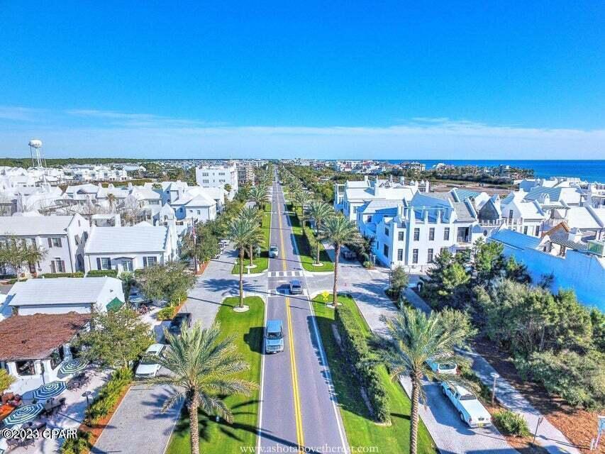 RIVIERA BEACH - Land