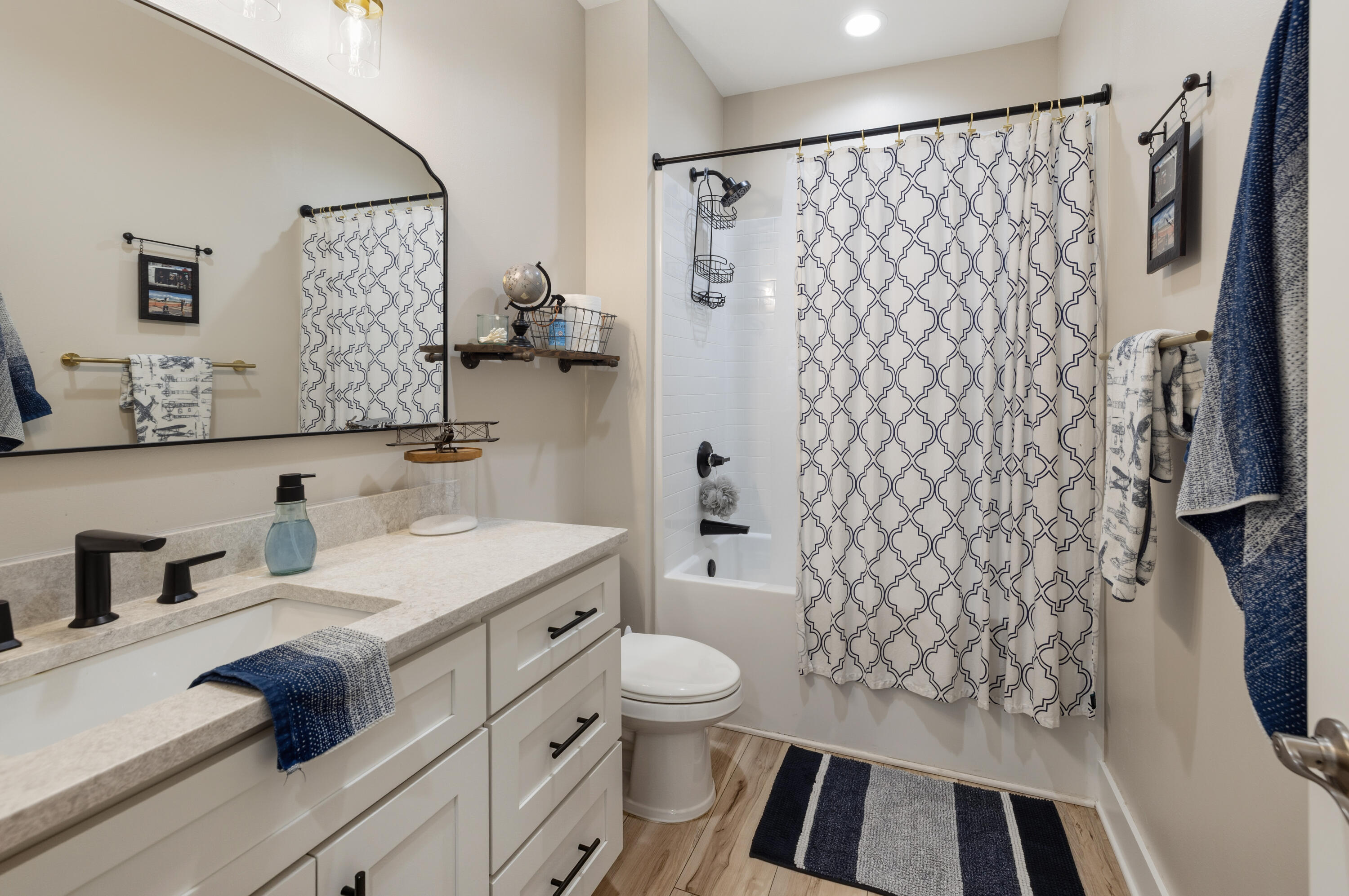 LAGRANGE LANDING - Residential