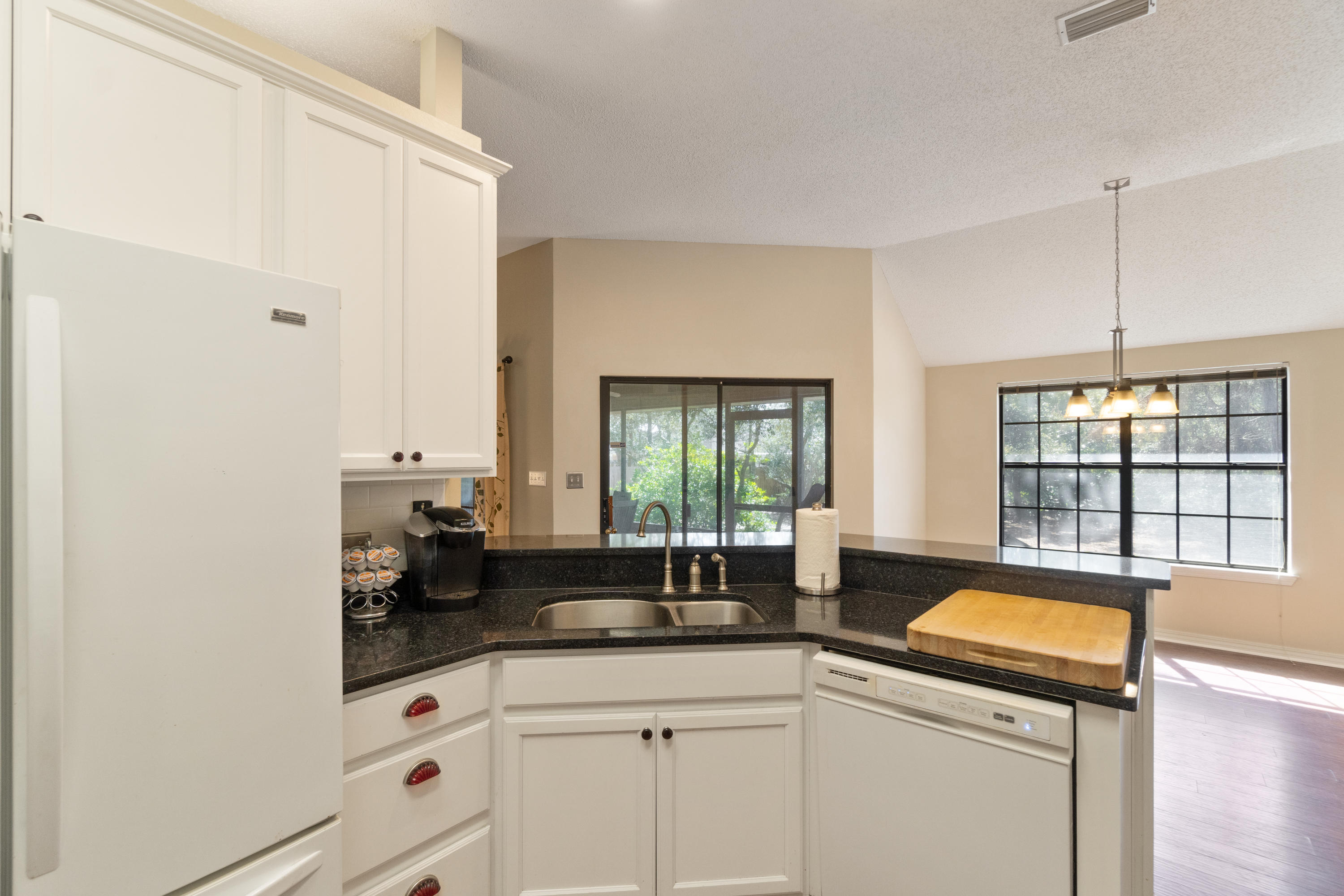 BISCAYNE POINTE - Residential