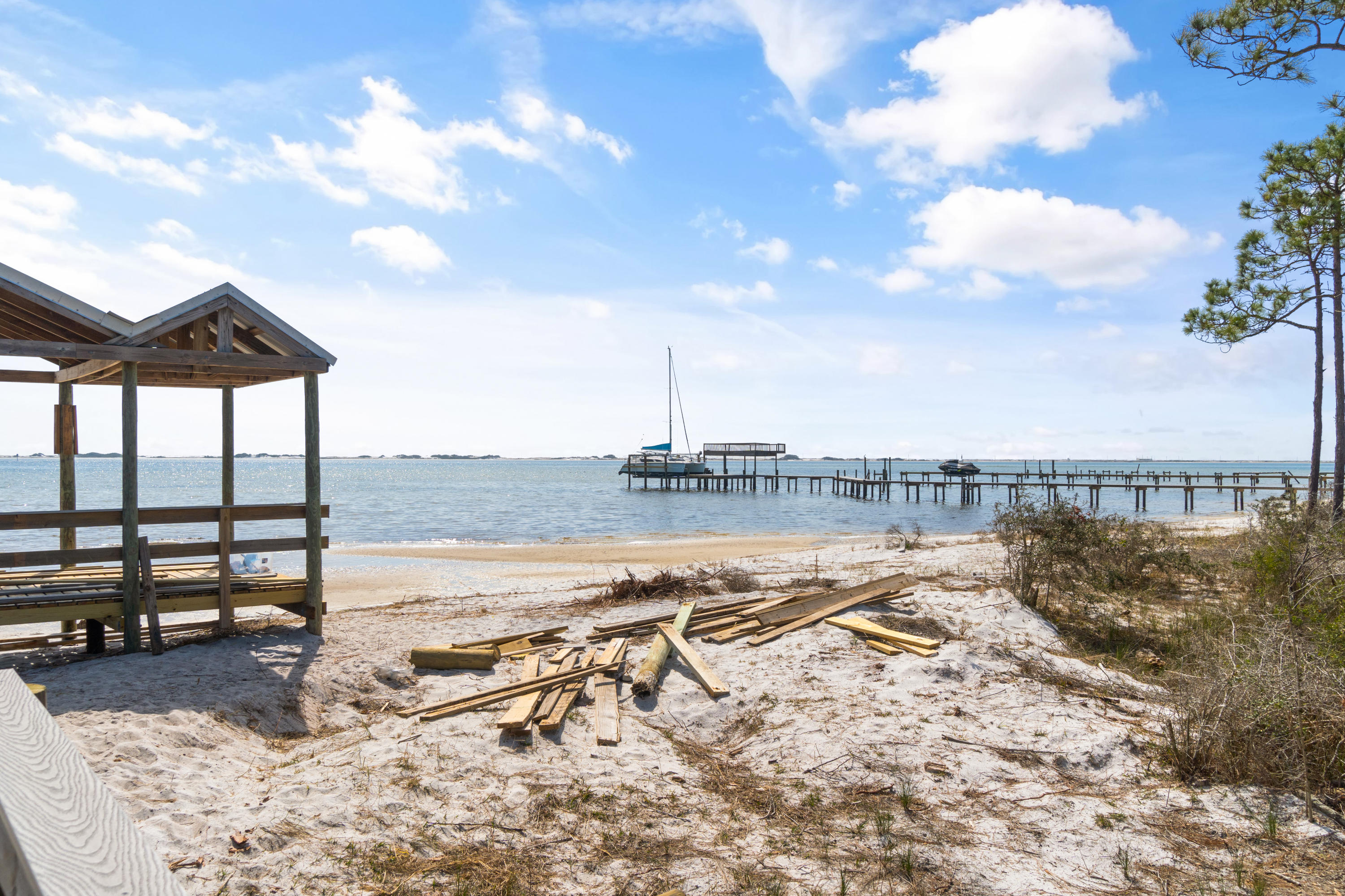 BISCAYNE POINTE - Residential