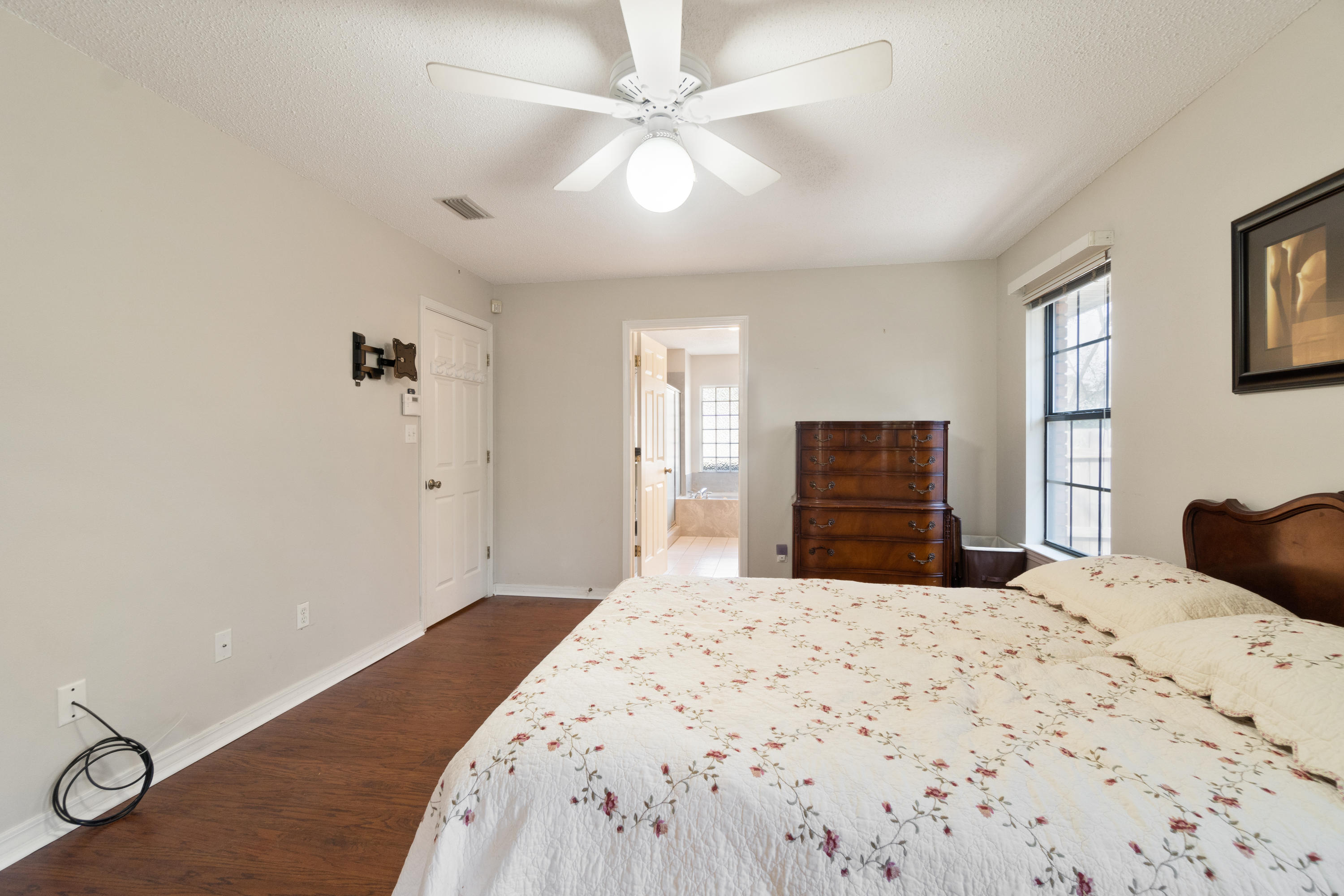 BISCAYNE POINTE - Residential