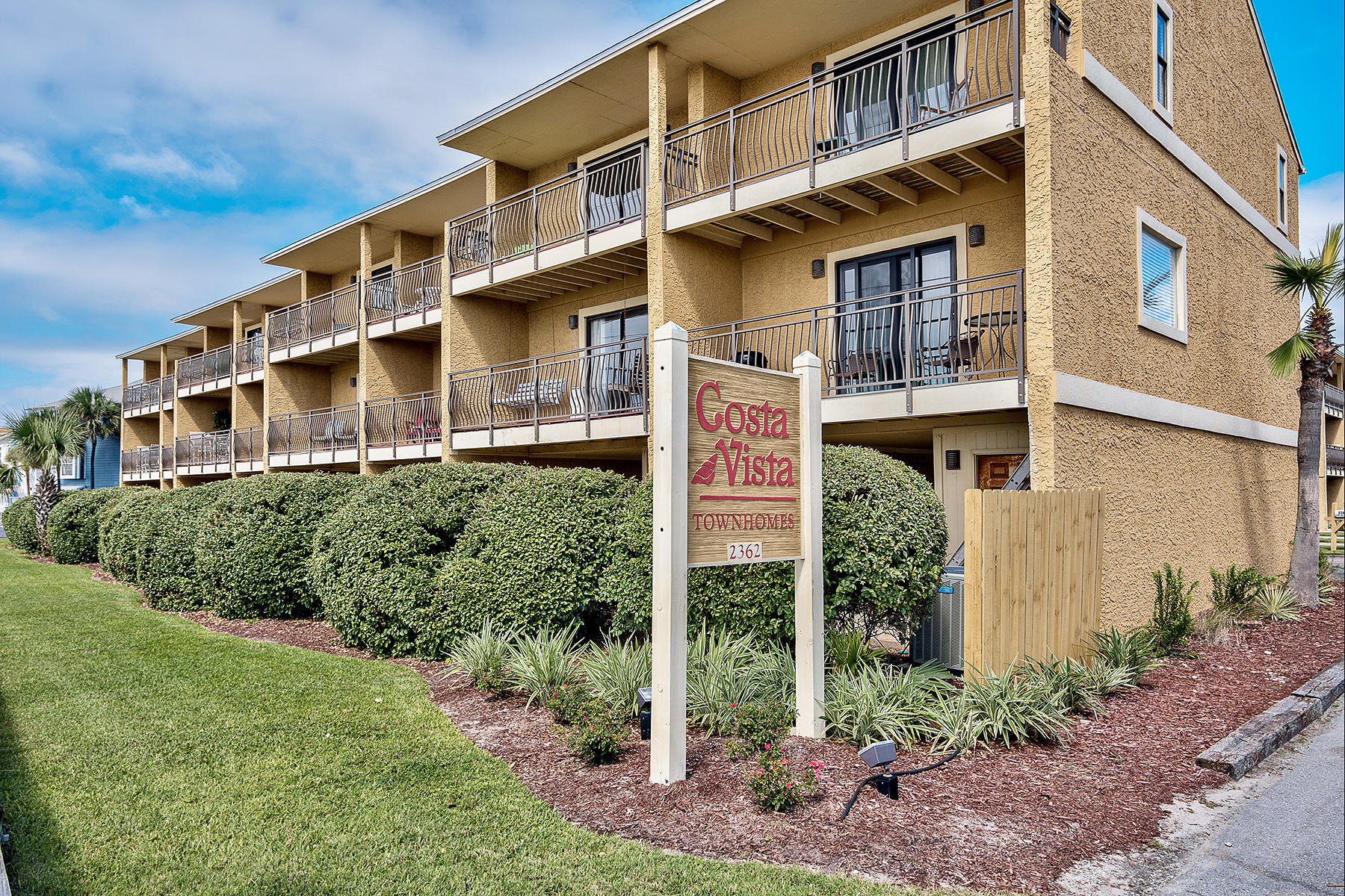 Costa Vista T/H - Residential