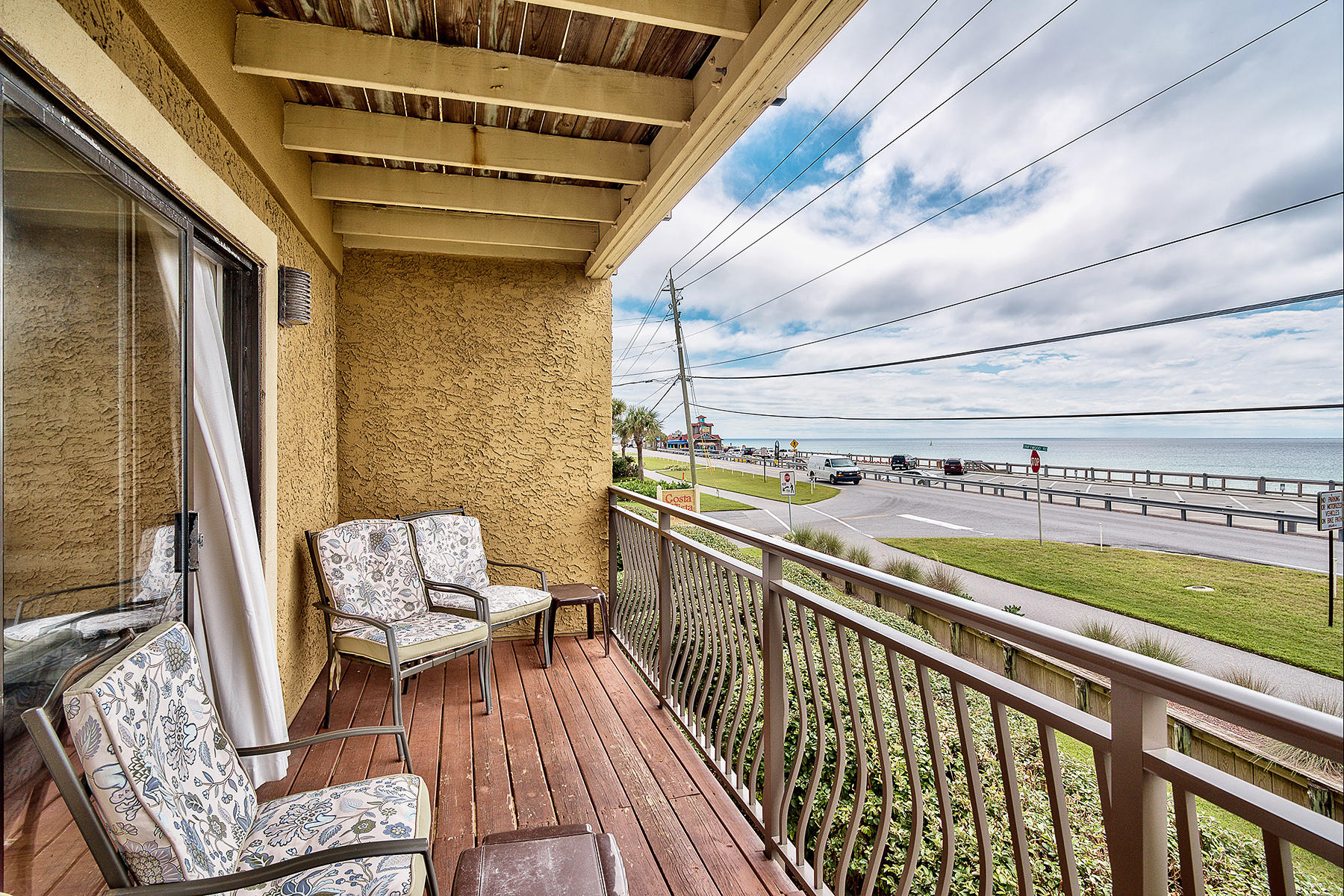 Costa Vista T/H - Residential