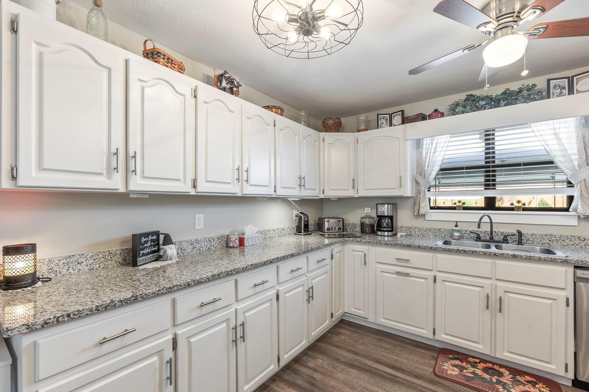 NORTHRIDGE - Residential