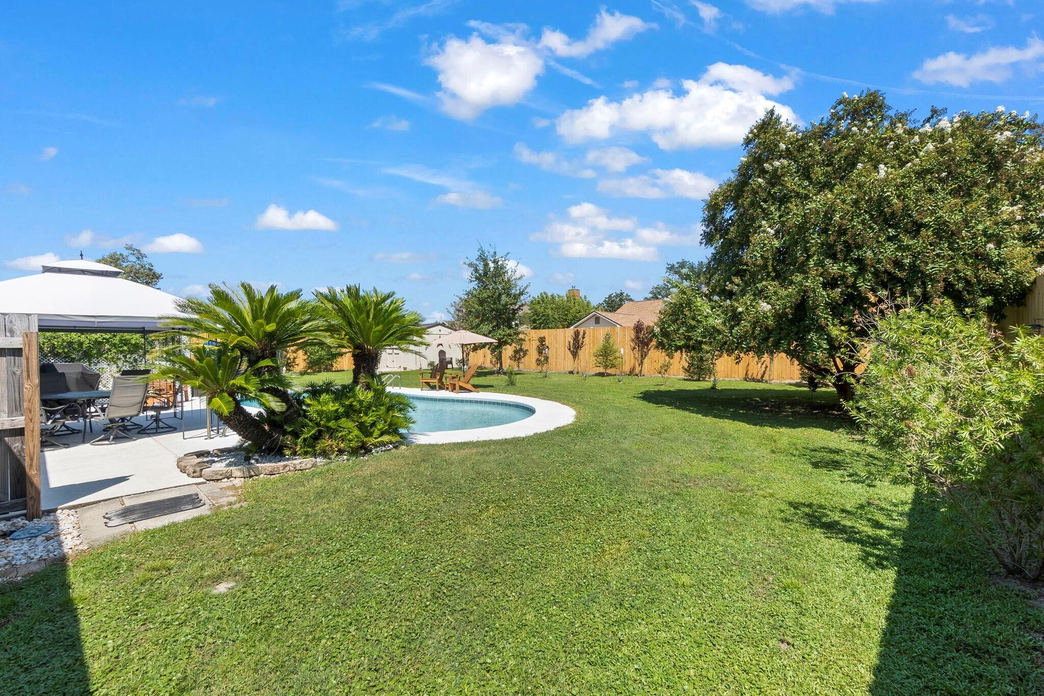 NORTHRIDGE - Residential