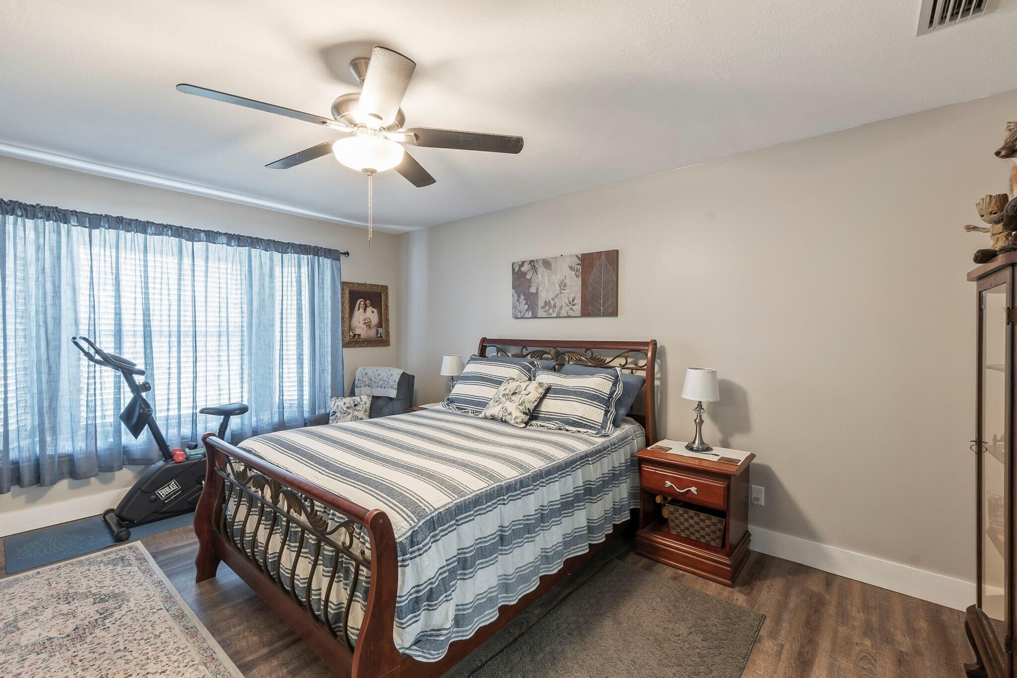 NORTHRIDGE - Residential