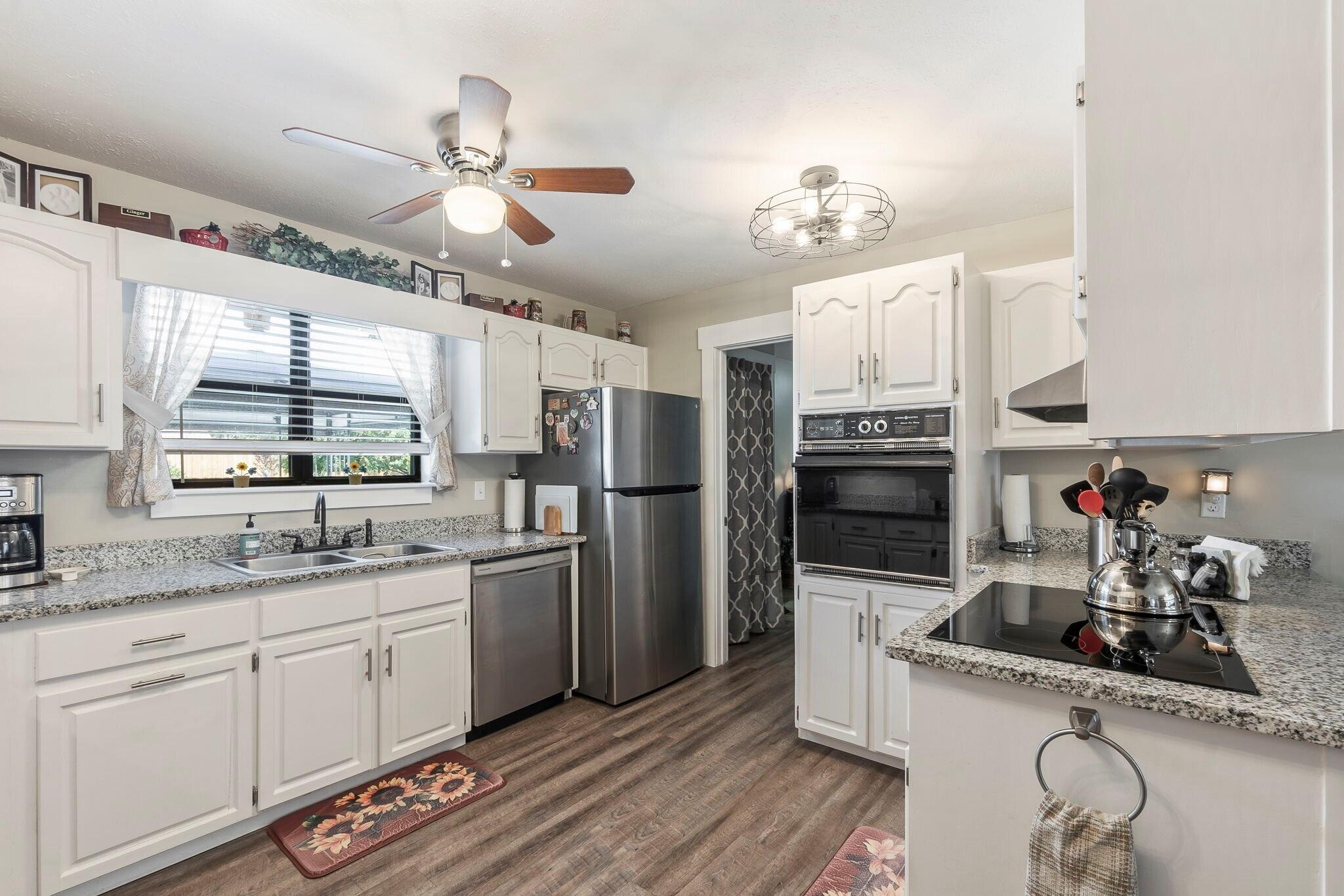 NORTHRIDGE - Residential