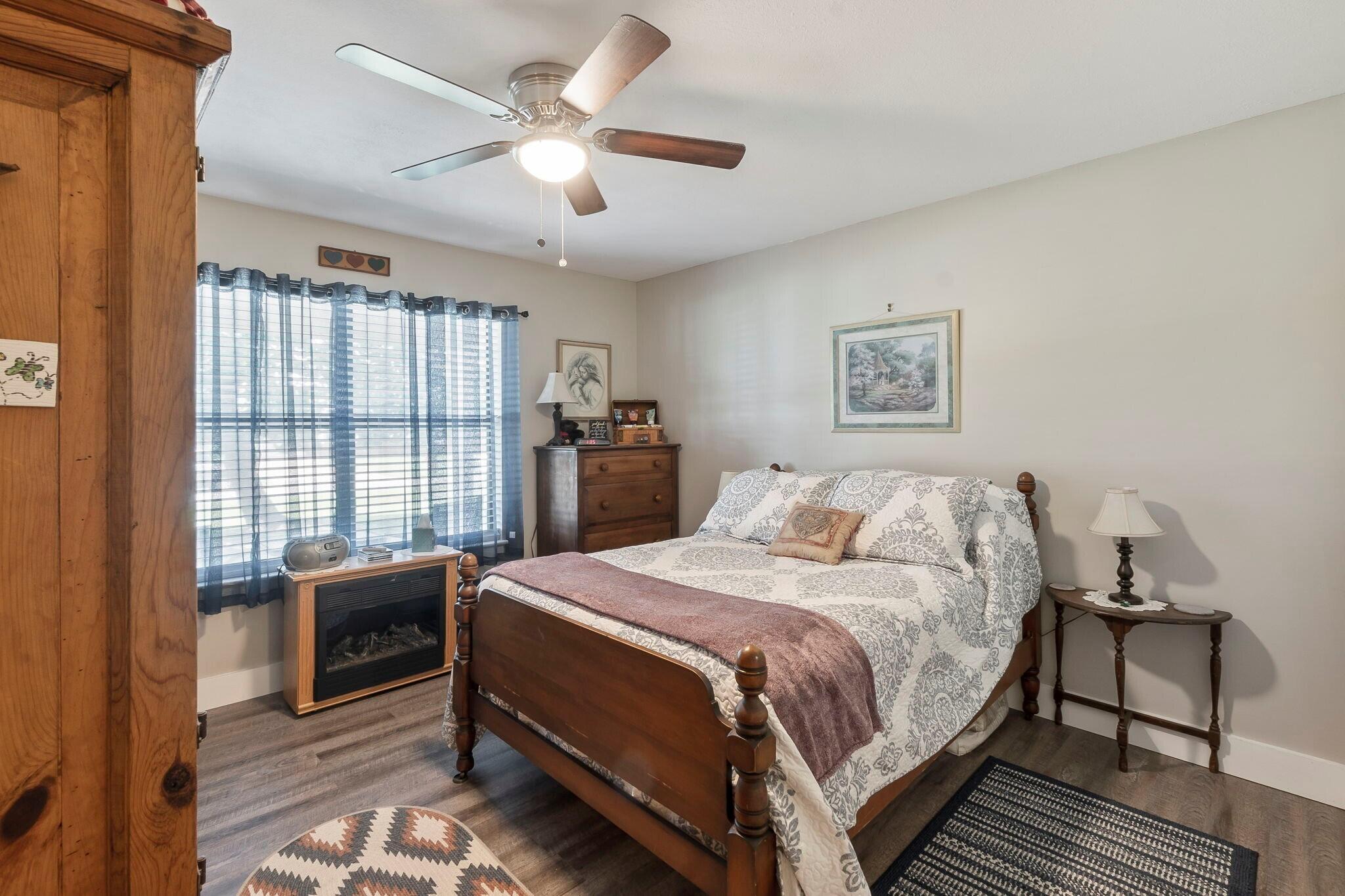 NORTHRIDGE - Residential