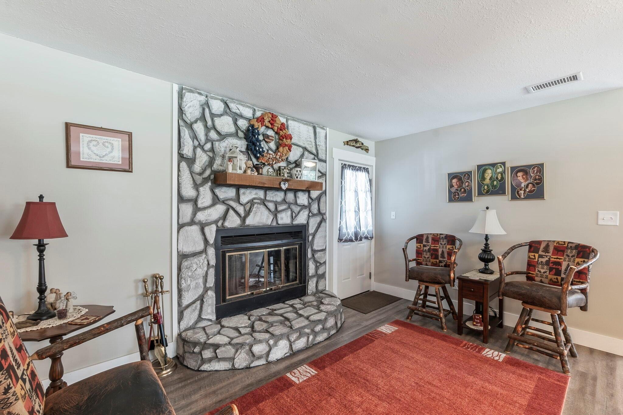 NORTHRIDGE - Residential