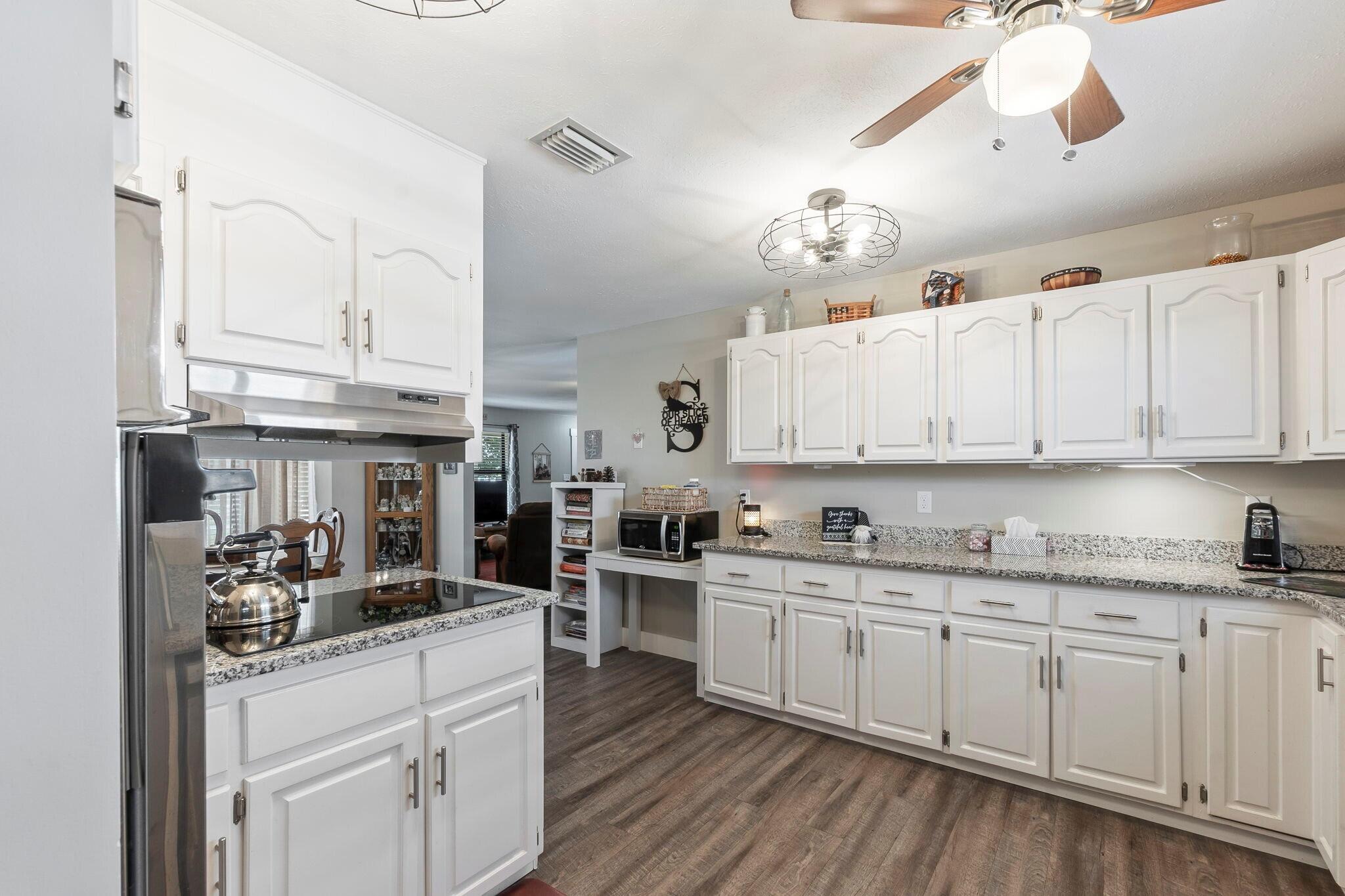 NORTHRIDGE - Residential